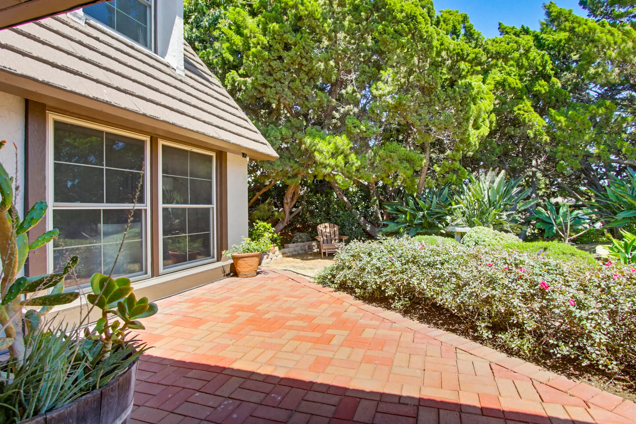 Virtual tour photo 8 of 110 for 10018 Resmar Pl