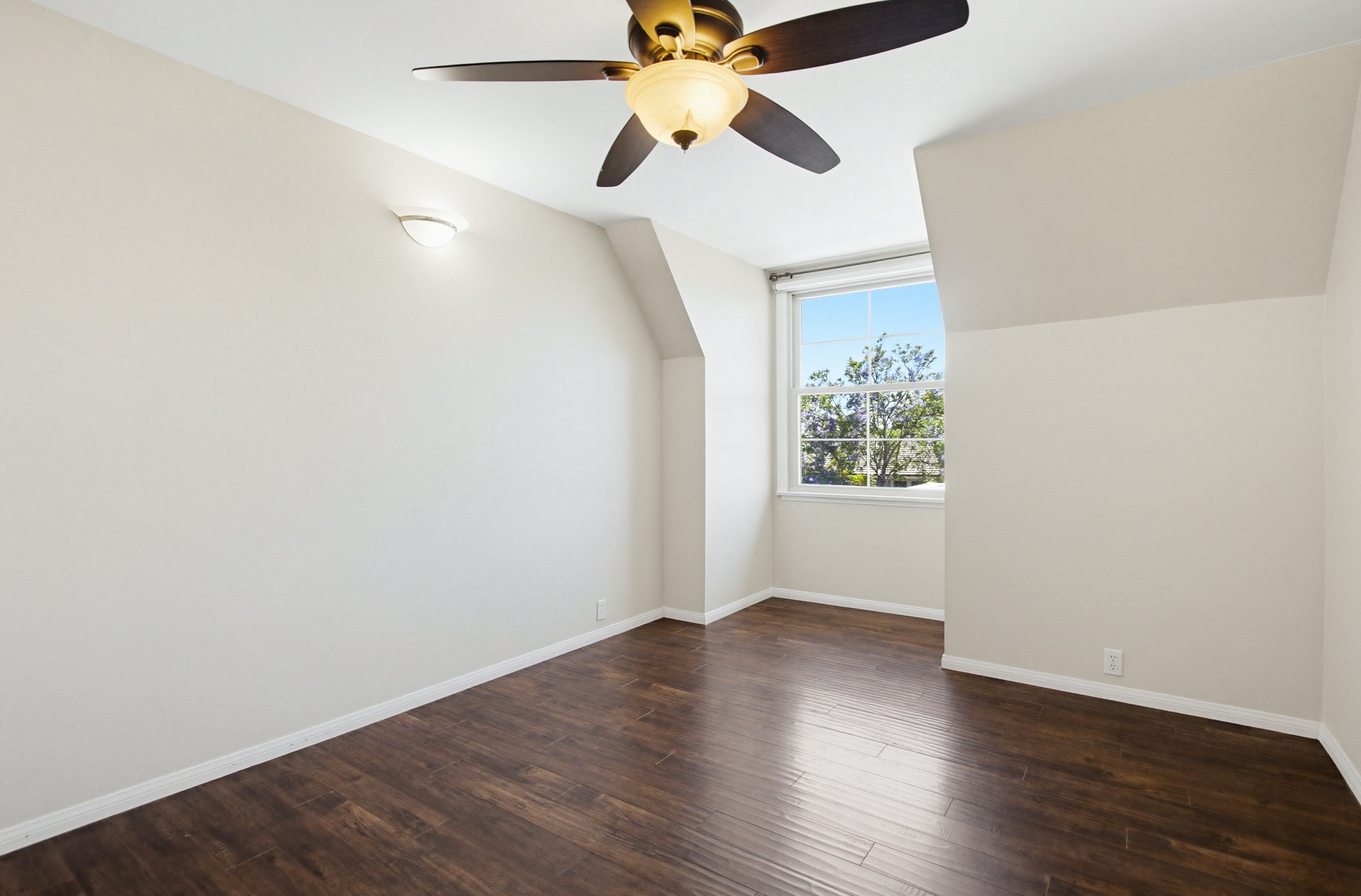 Virtual tour photo 41 of 110 for 10018 Resmar Pl