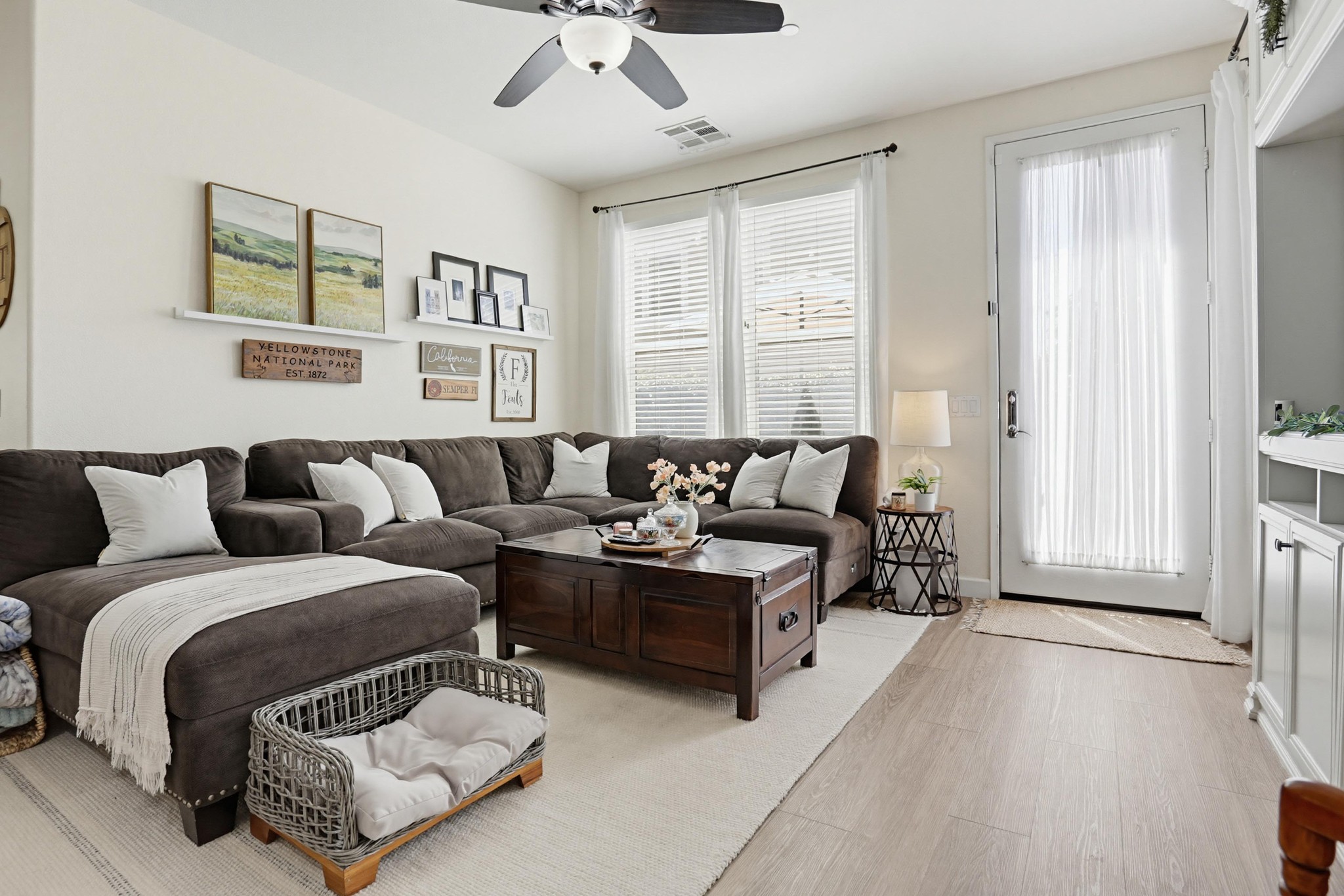 Virtual tour photo 8 of 39 for 10021 Merry Brook Trail