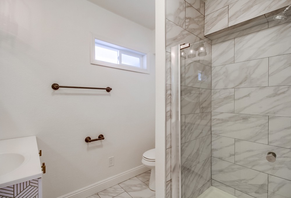 Virtual tour photo 24 of 45 for 1004 39th St