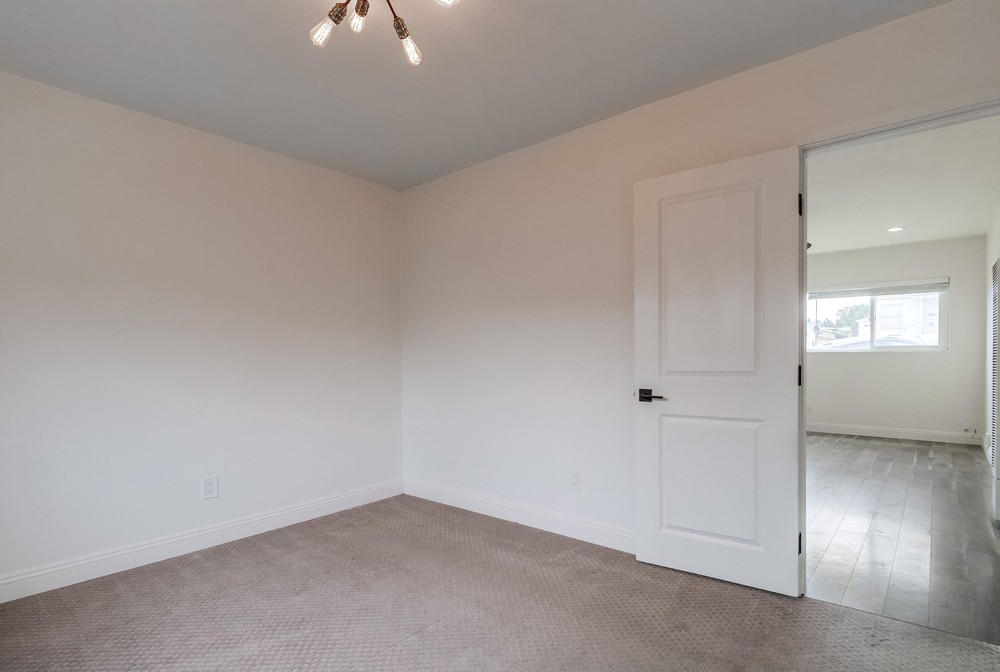 Virtual tour photo 27 of 45 for 1004 39th St