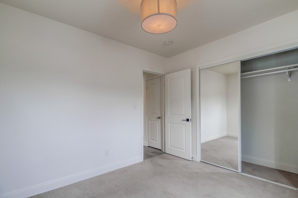 Virtual tour photo 32 of 45 for 1004 39th St