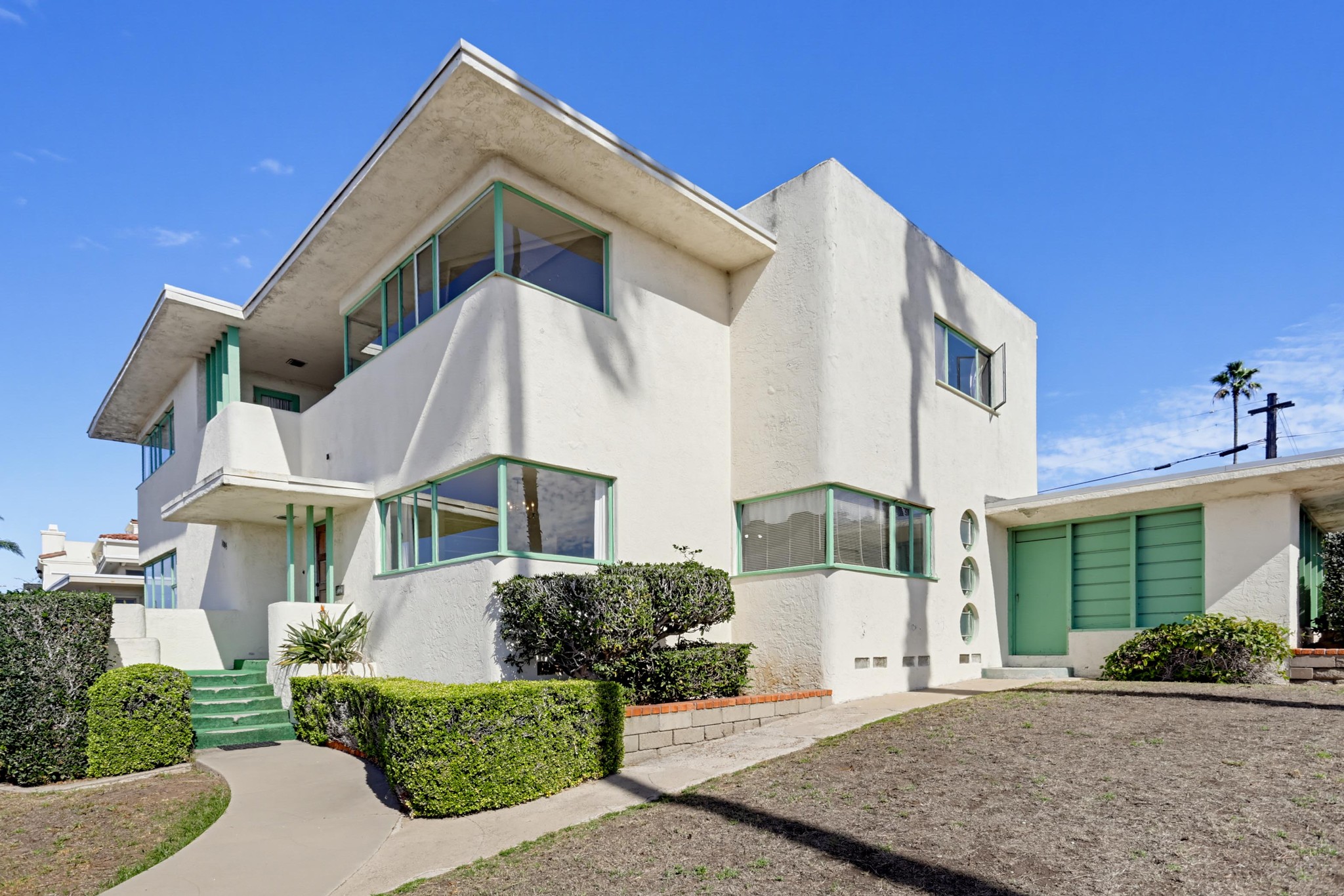 Virtual tour photo 5 of 61 for 1005 Alexandria Dr