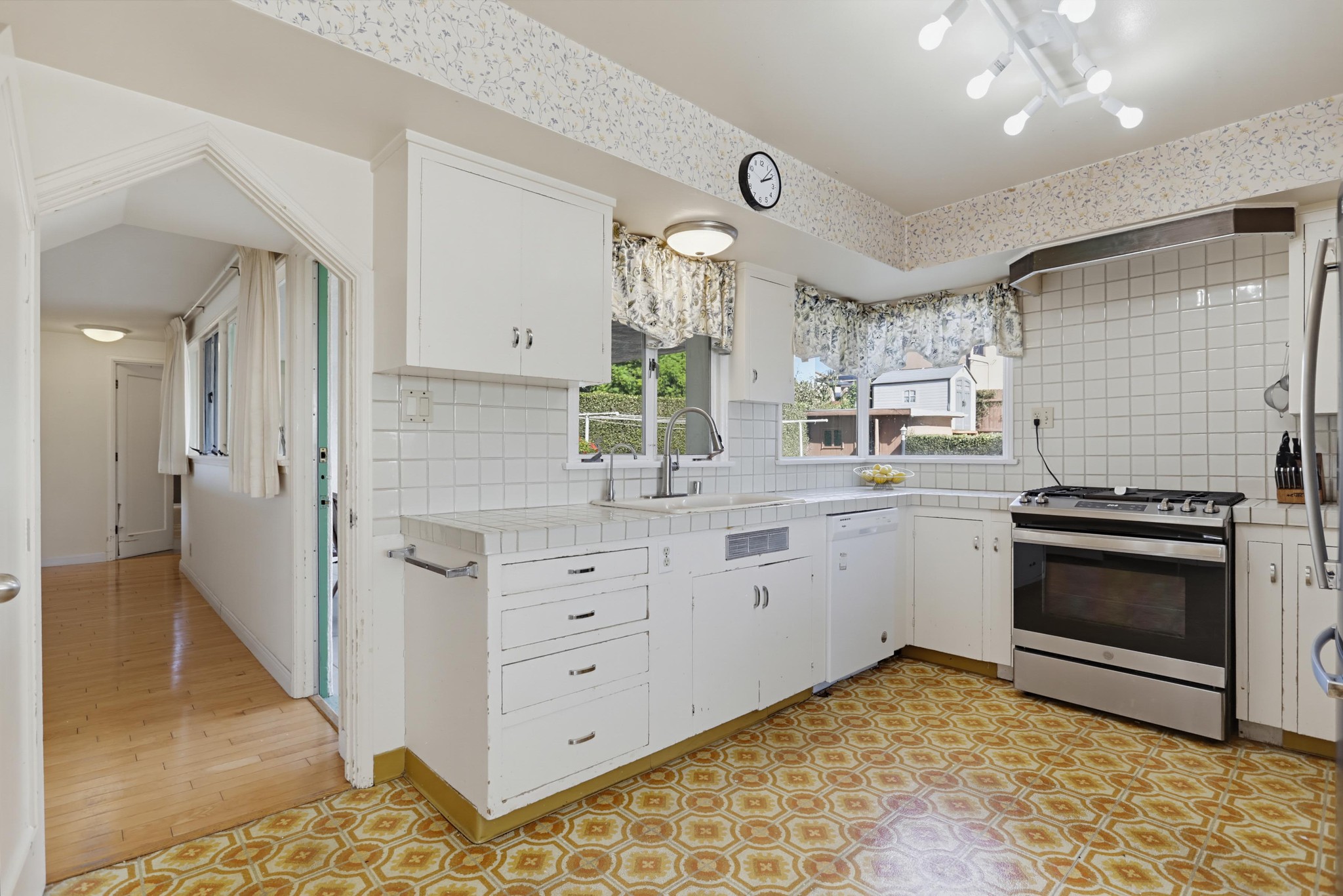 Virtual tour photo 15 of 61 for 1005 Alexandria Dr
