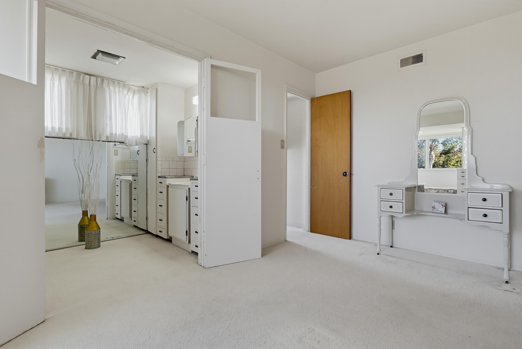 Virtual tour photo 33 of 61 for 1005 Alexandria Dr