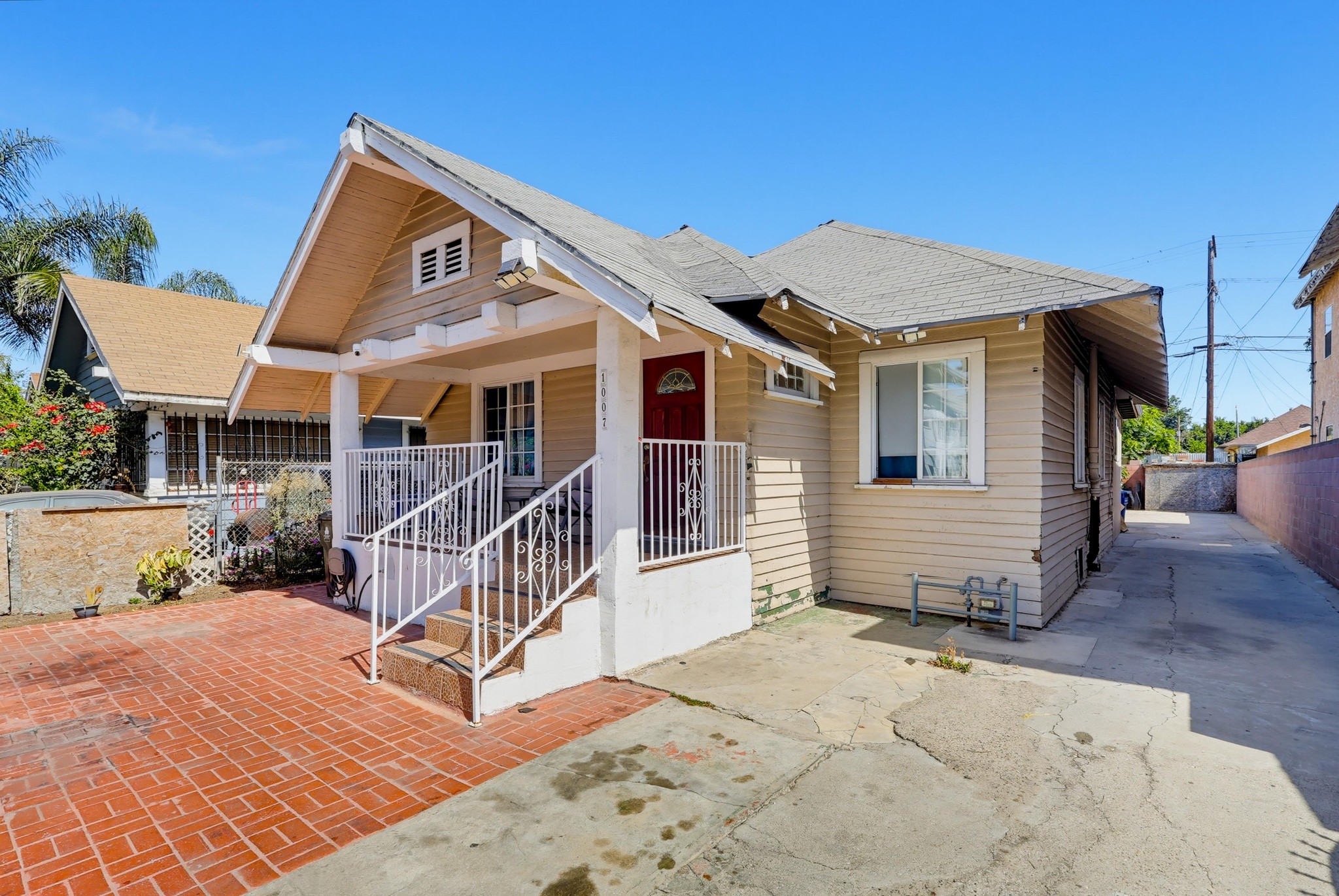 Virtual tour photo 5 of 73 for 1007 E 42nd Pl.