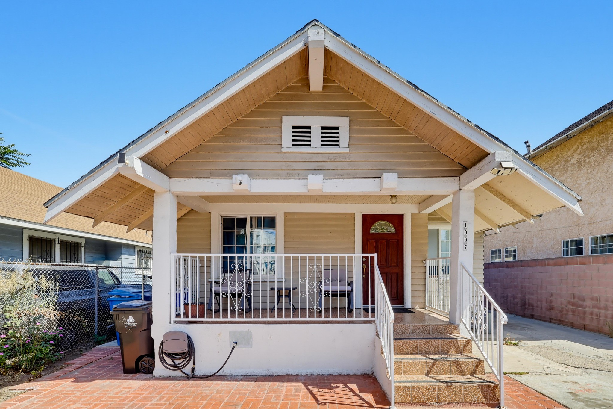 Virtual tour photo 6 of 73 for 1007 E 42nd Pl.