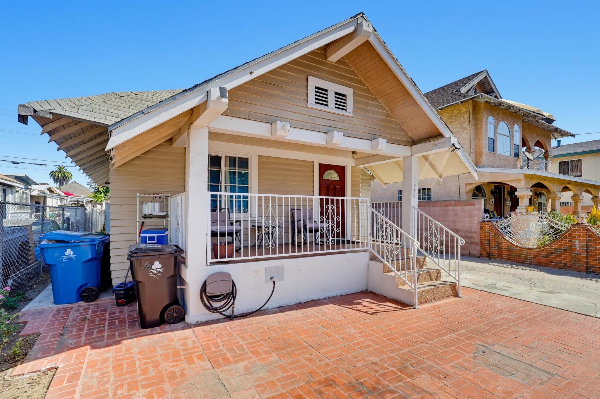 Virtual tour photo 7 of 73 for 1007 E 42nd Pl.