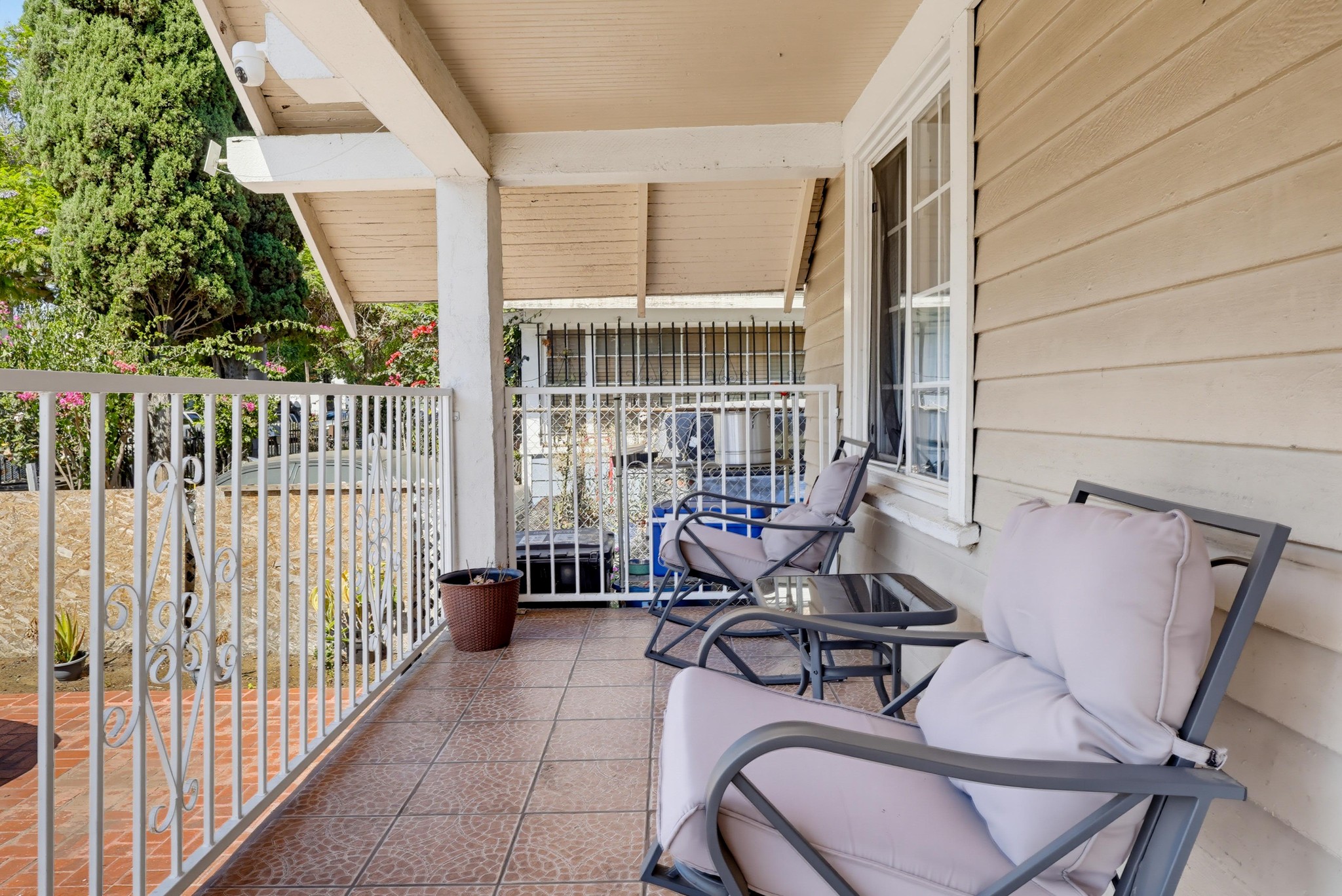 Virtual tour photo 10 of 73 for 1007 E 42nd Pl.