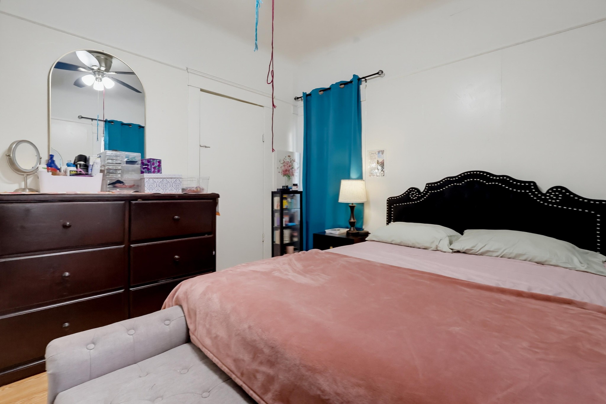 Virtual tour photo 21 of 73 for 1007 E 42nd Pl.