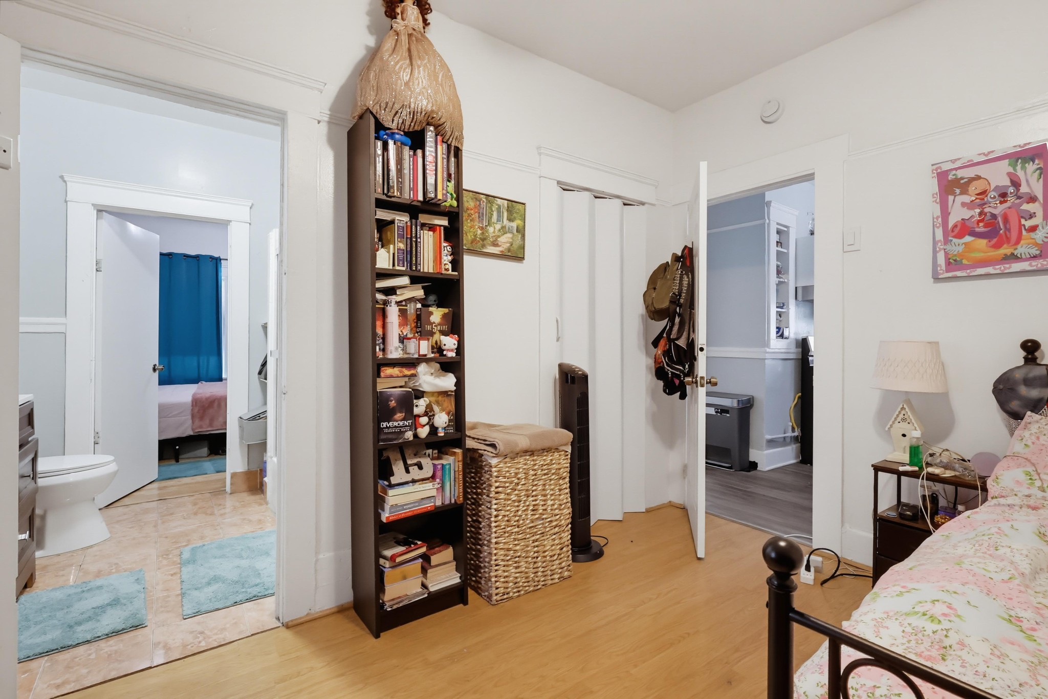 Virtual tour photo 32 of 73 for 1007 E 42nd Pl.