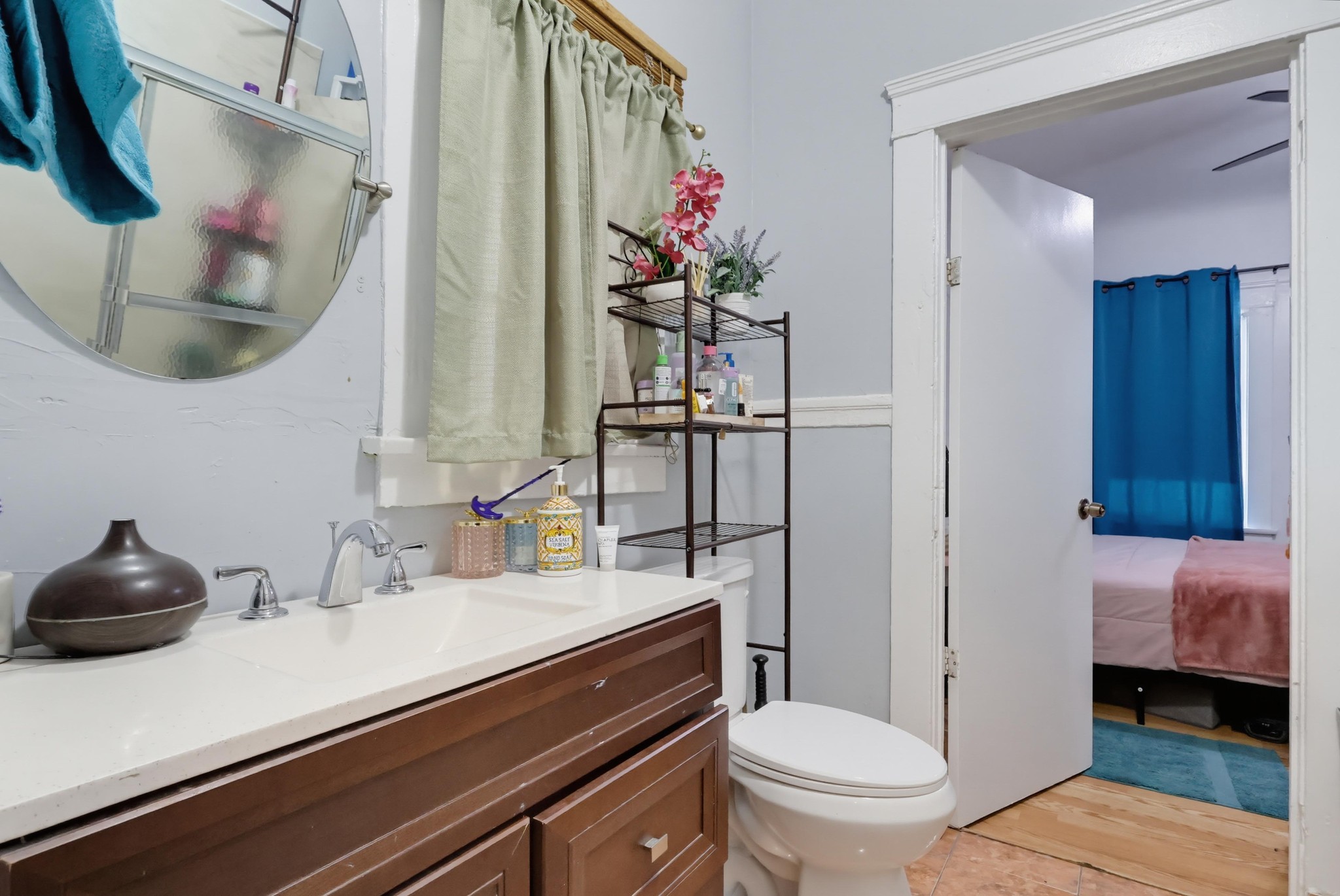 Virtual tour photo 35 of 73 for 1007 E 42nd Pl.