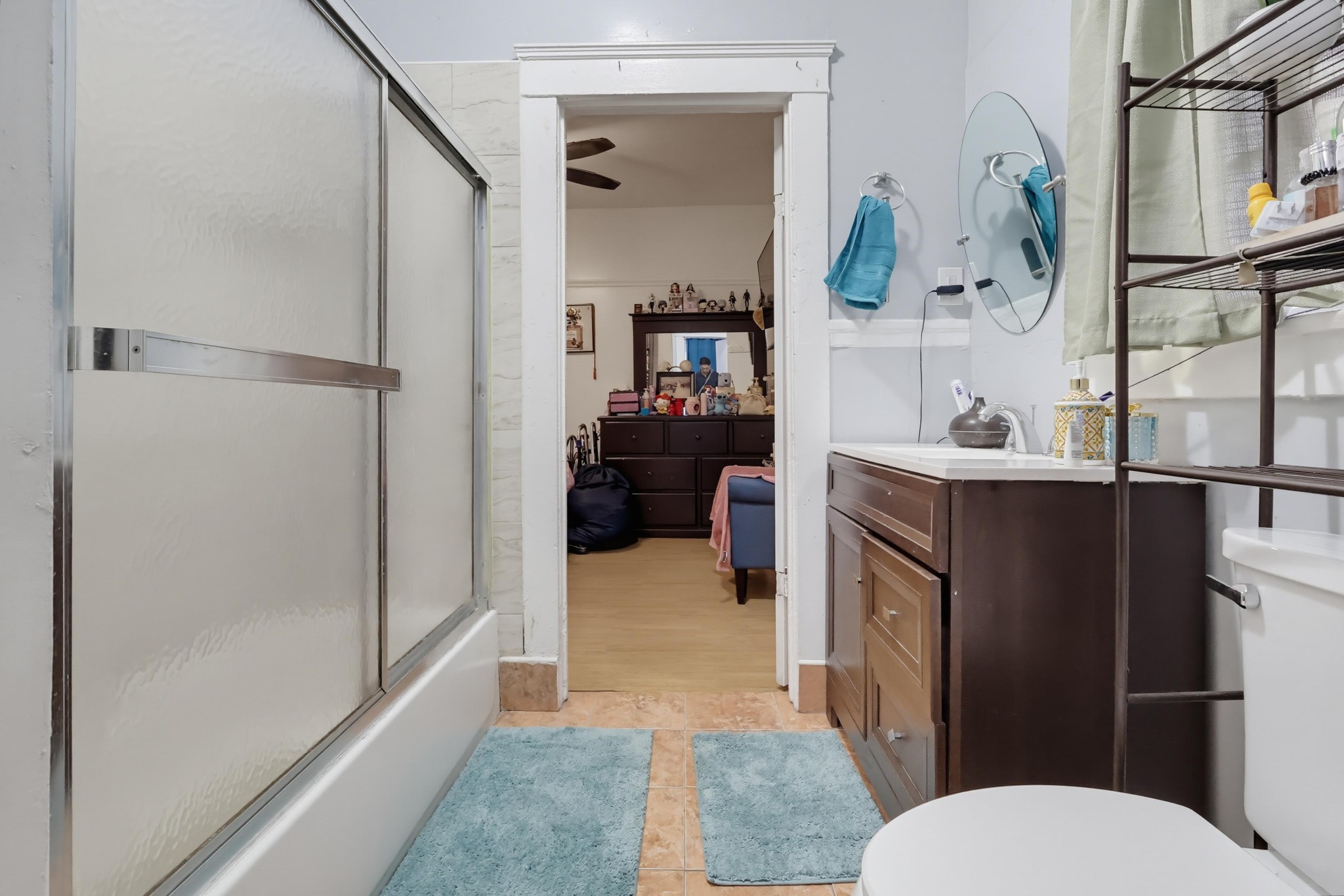 Virtual tour photo 36 of 73 for 1007 E 42nd Pl.