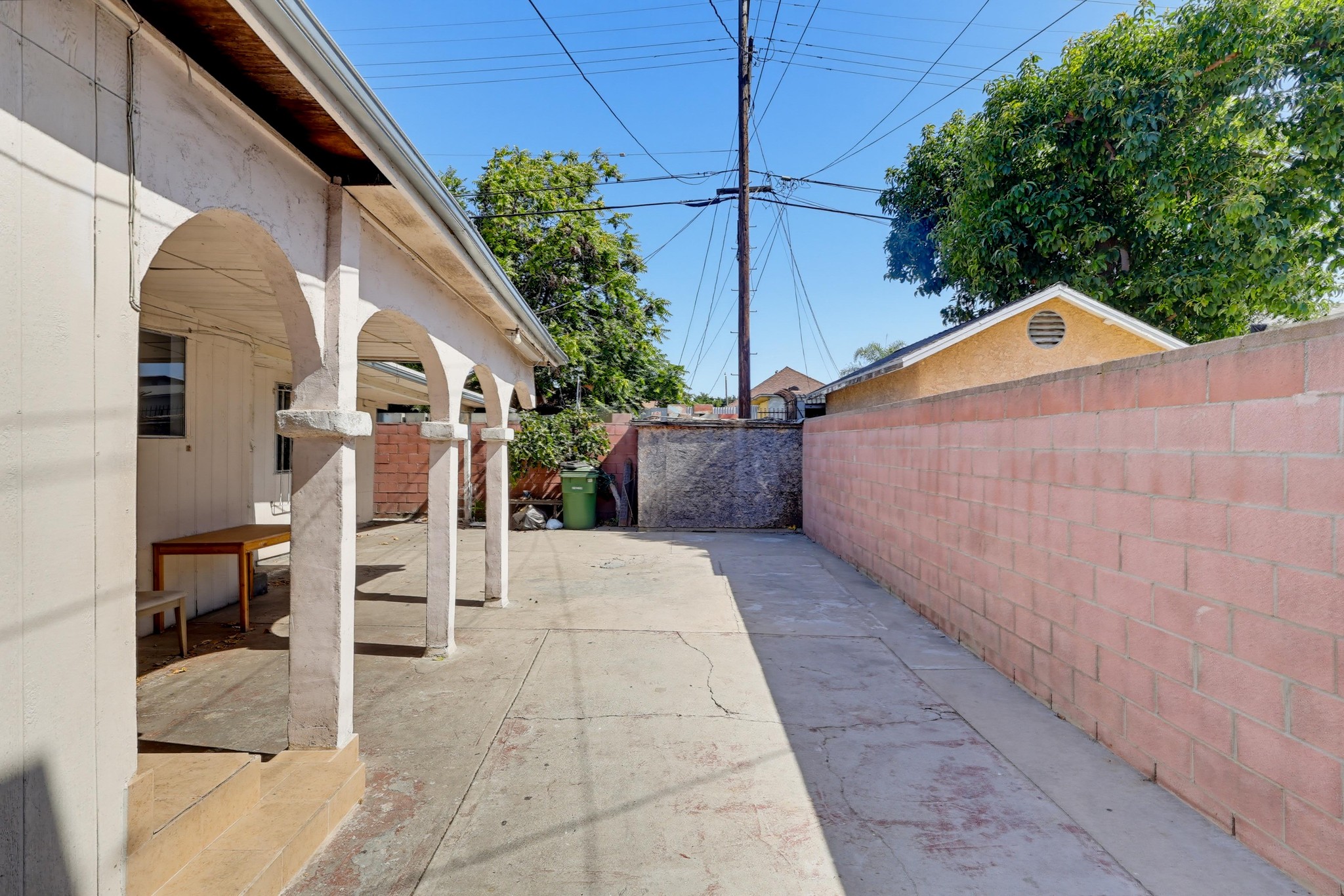 Virtual tour photo 39 of 73 for 1007 E 42nd Pl.