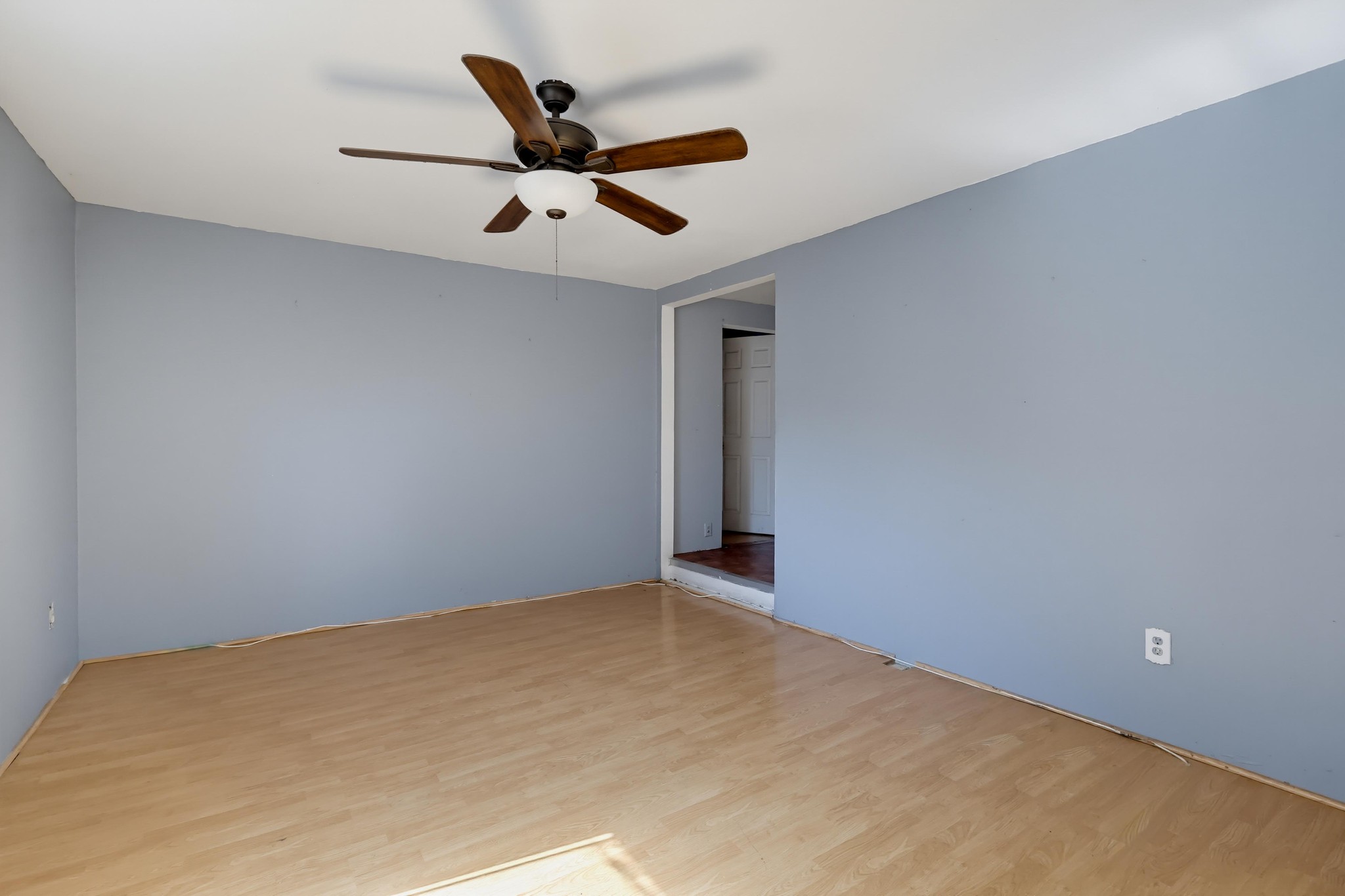 Virtual tour photo 42 of 73 for 1007 E 42nd Pl.