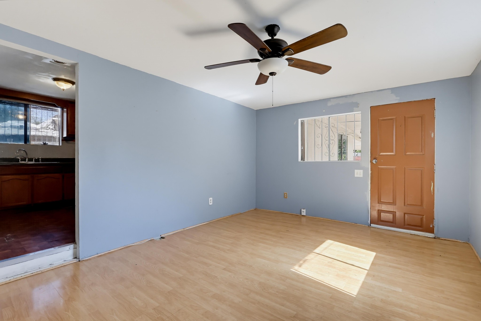 Virtual tour photo 44 of 73 for 1007 E 42nd Pl.
