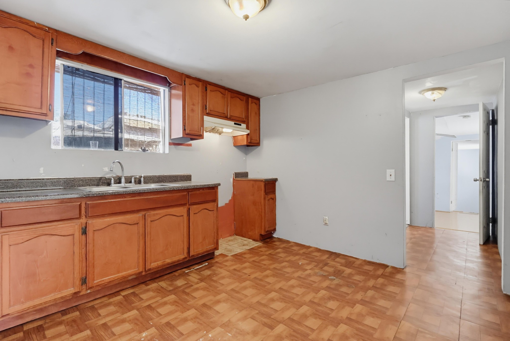 Virtual tour photo 46 of 73 for 1007 E 42nd Pl.
