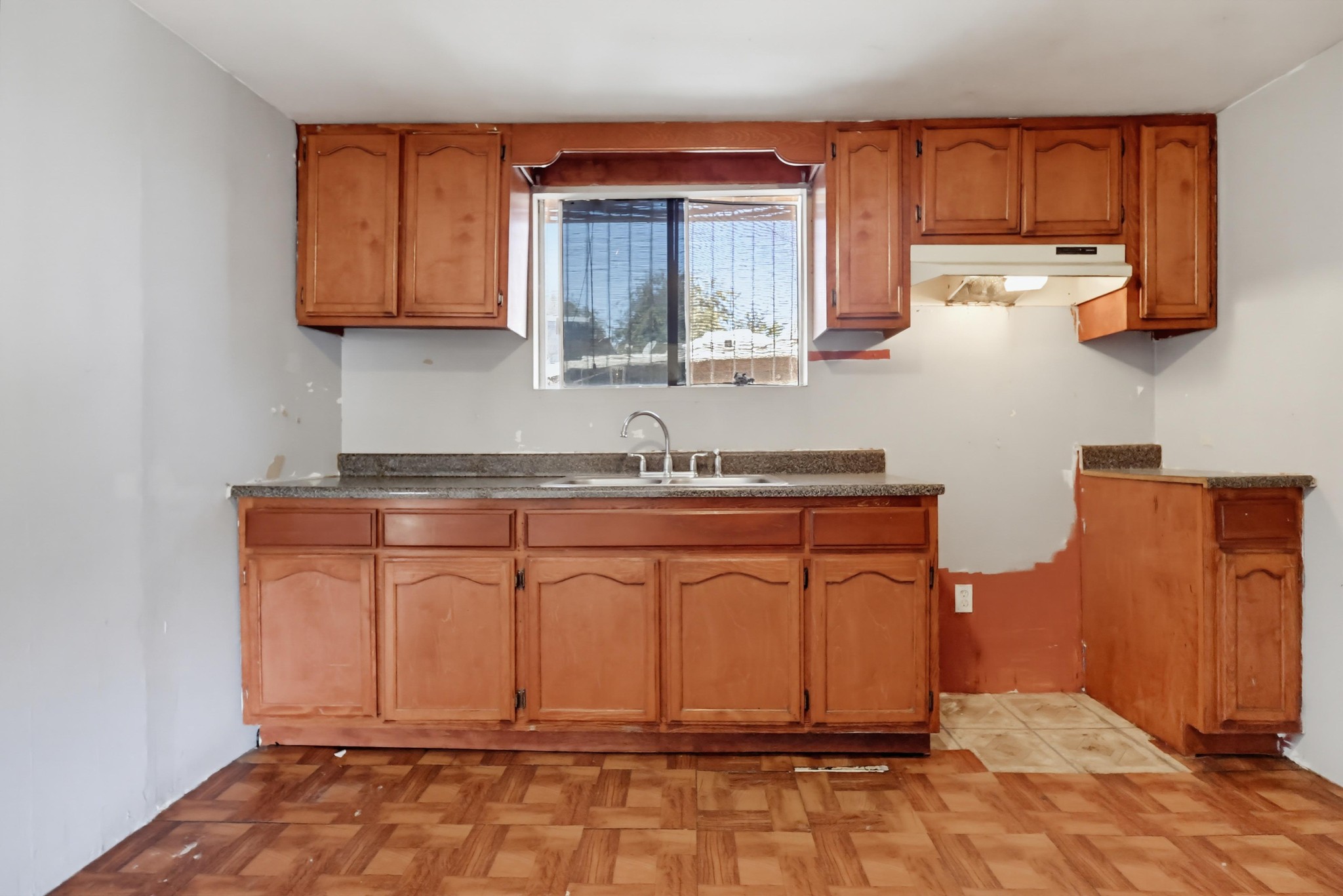 Virtual tour photo 47 of 73 for 1007 E 42nd Pl.