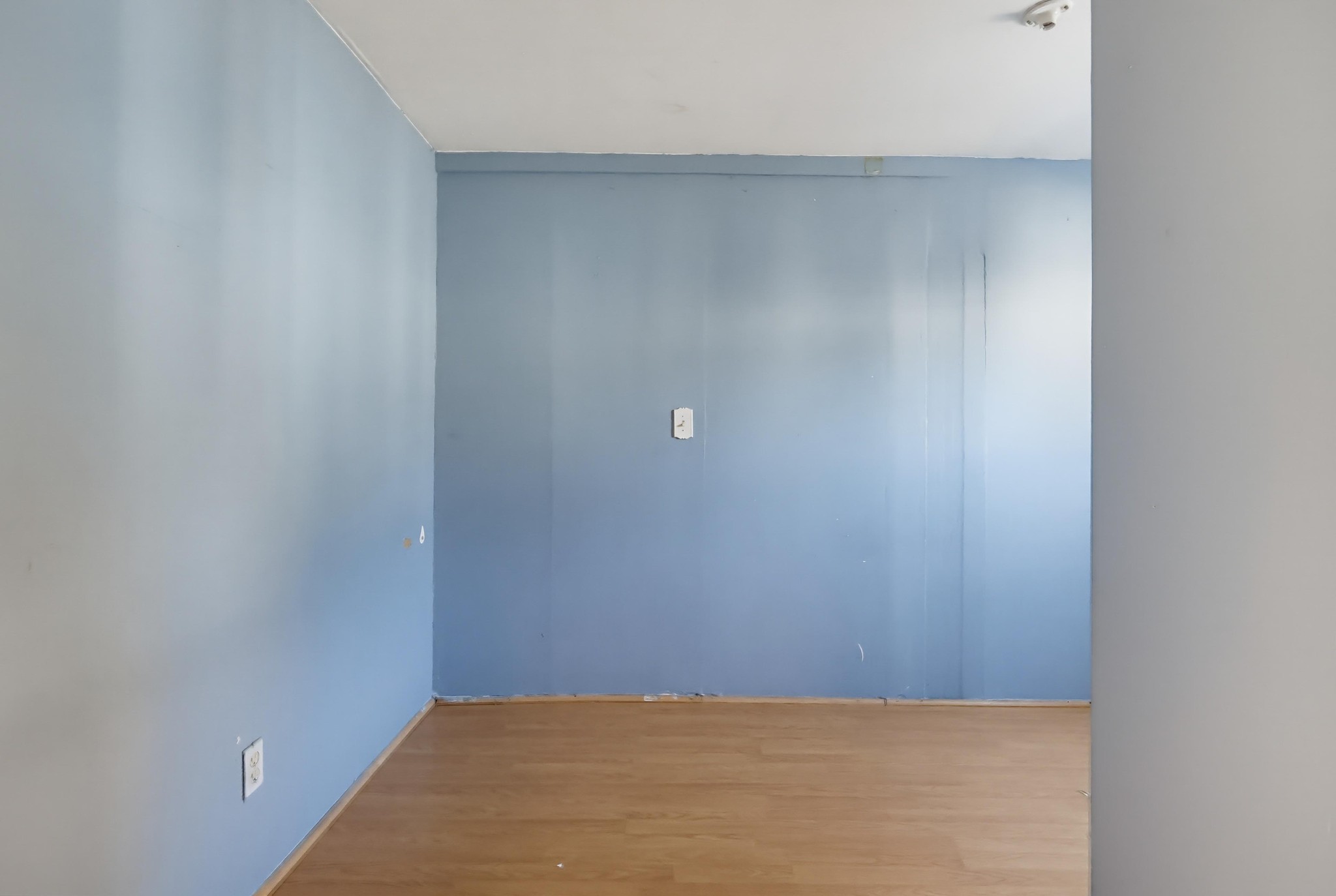 Virtual tour photo 50 of 73 for 1007 E 42nd Pl.