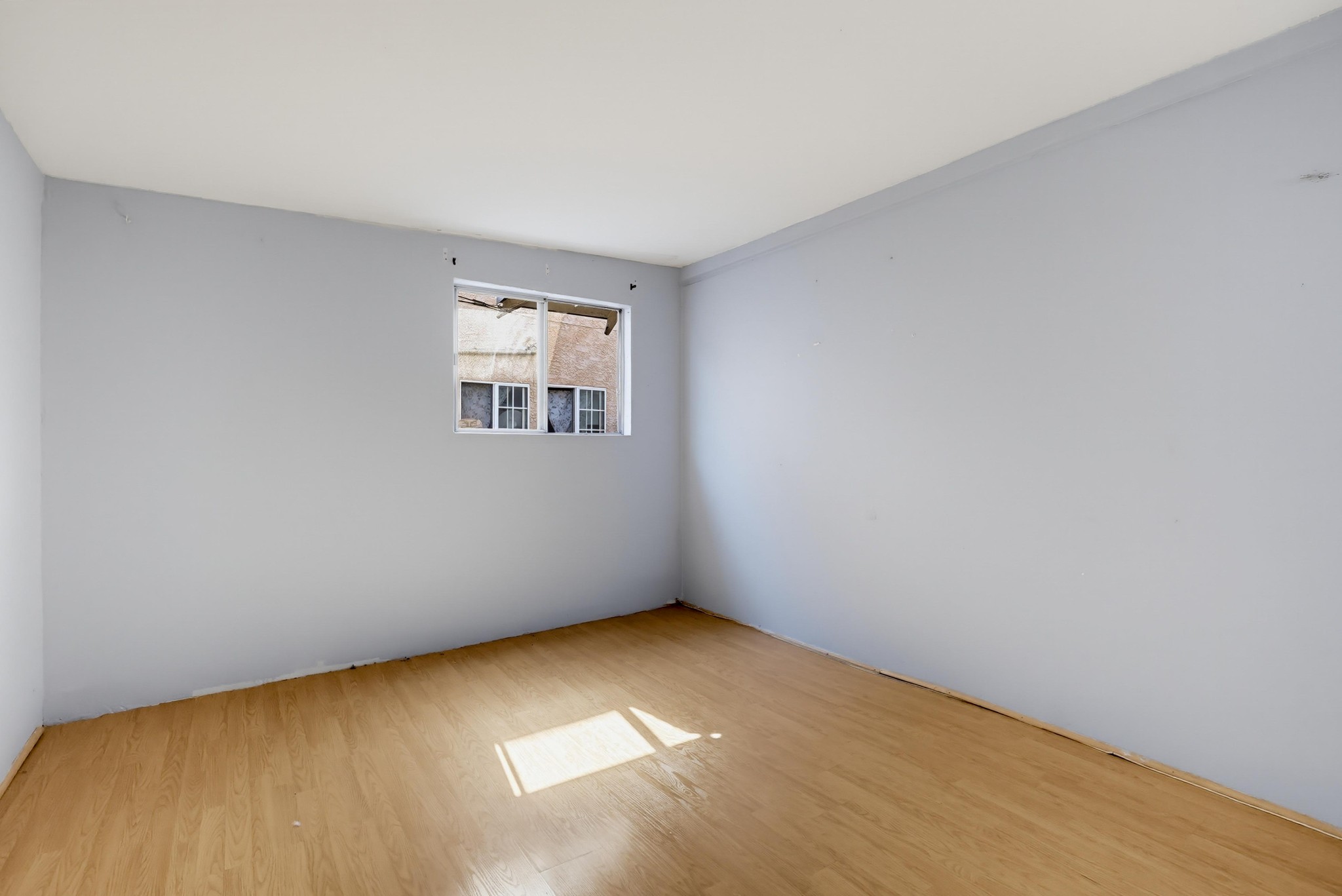 Virtual tour photo 55 of 73 for 1007 E 42nd Pl.