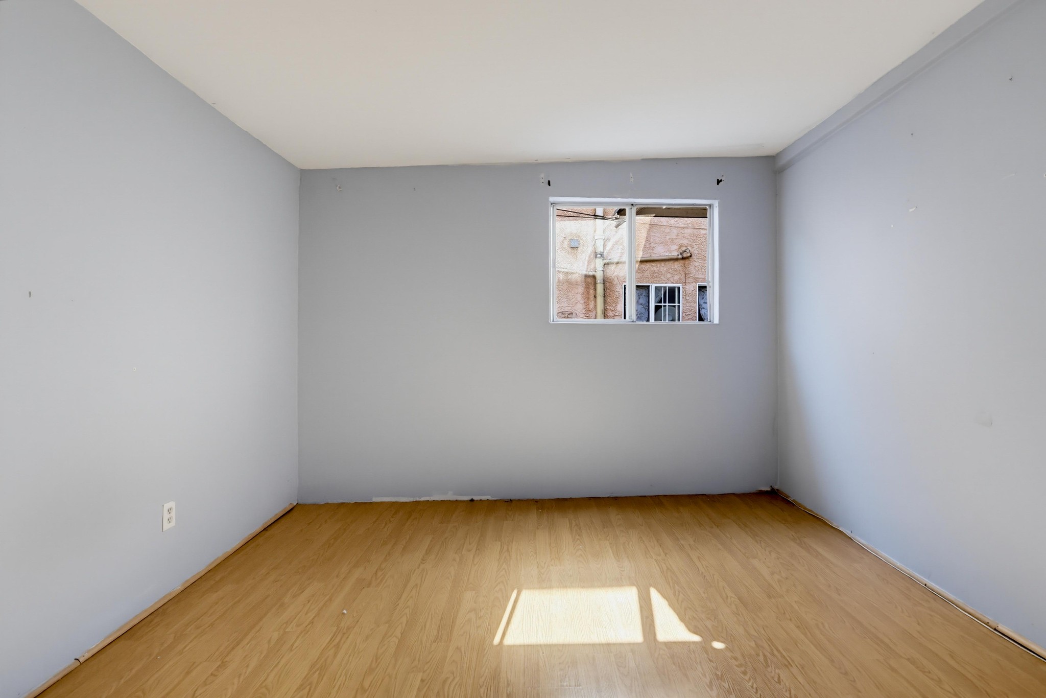 Virtual tour photo 56 of 73 for 1007 E 42nd Pl.