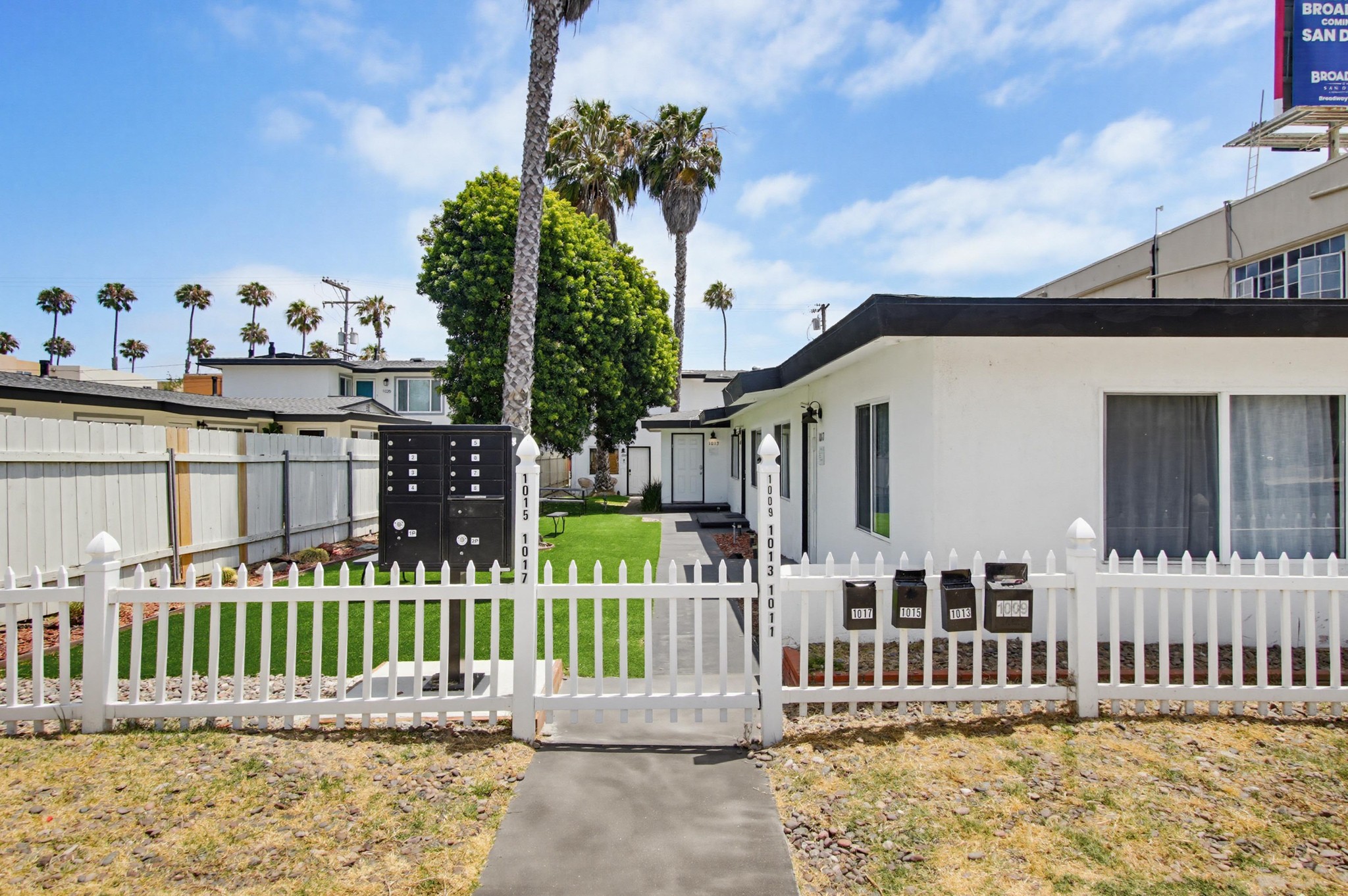 Virtual tour photo 3 of 19 for 1009 Hornblend St