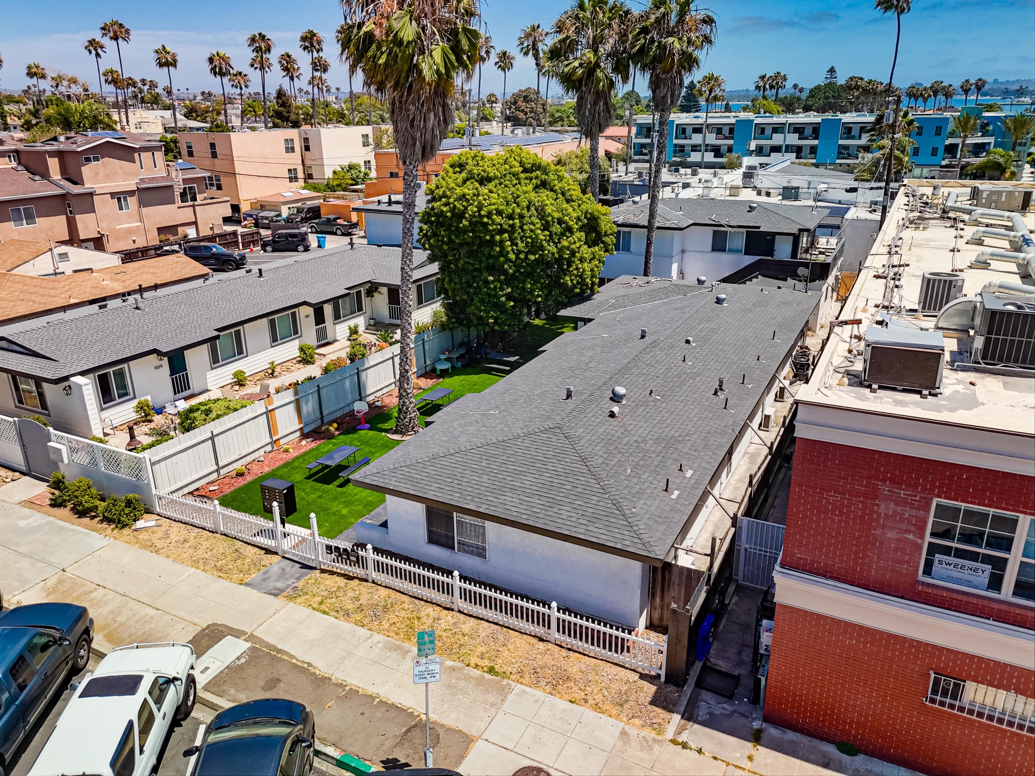 Virtual tour photo 7 of 50 for 1009 Hornblend St