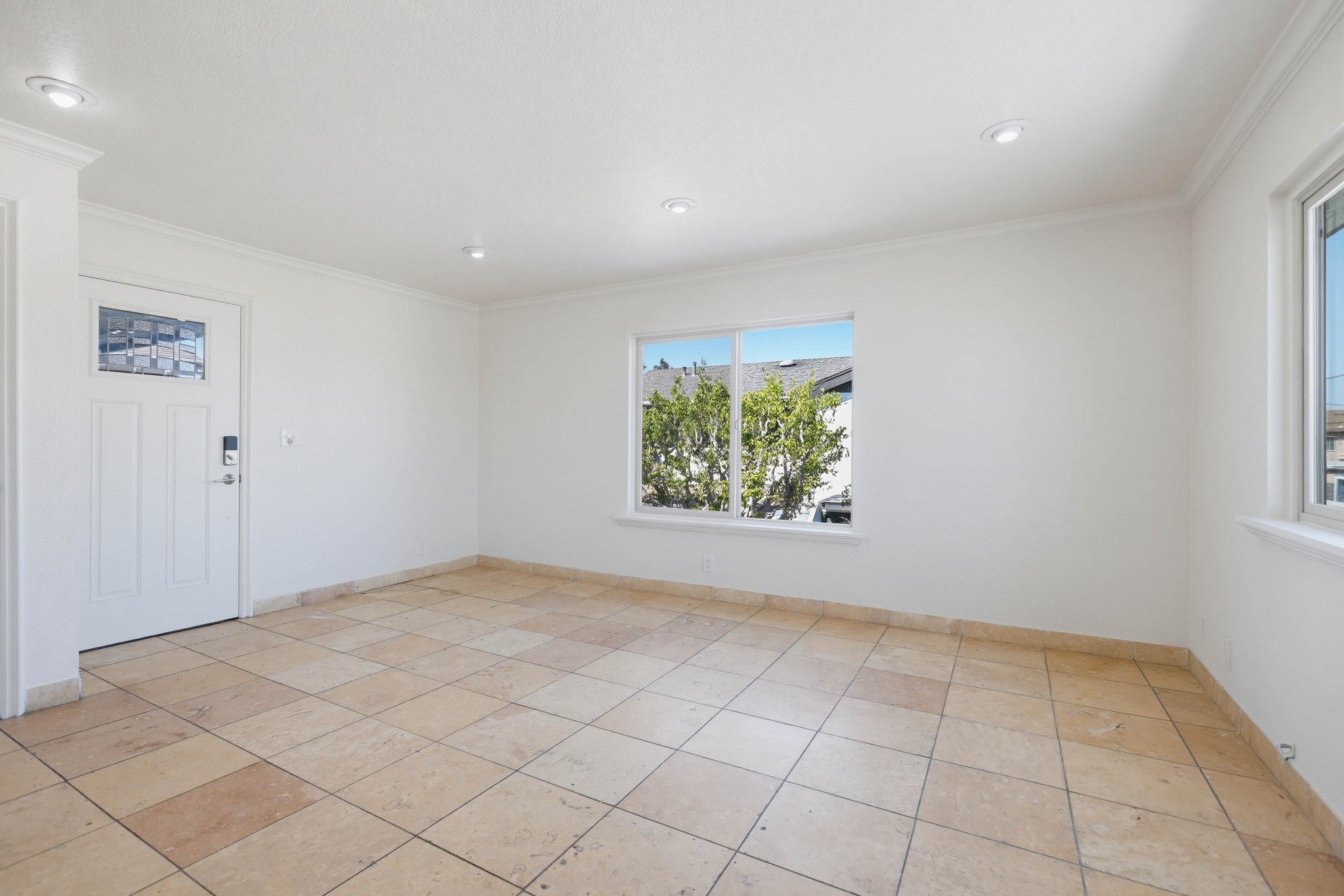 Virtual tour photo 17 of 50 for 1010 Valencia St D
