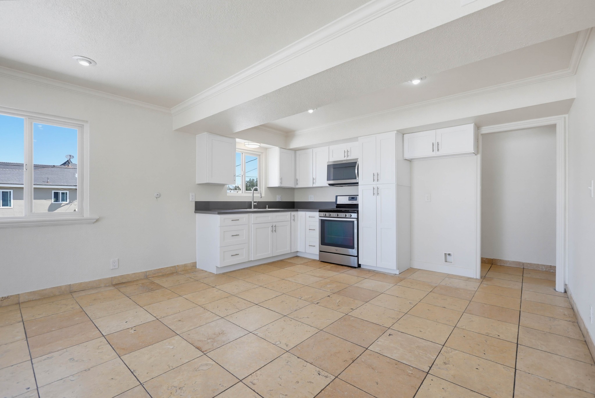 Virtual tour photo 20 of 50 for 1010 Valencia St D