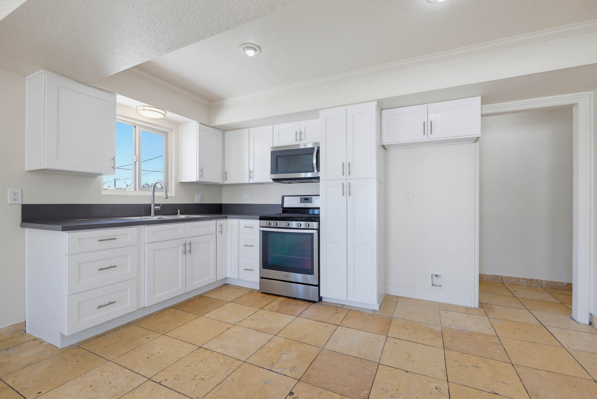 Virtual tour photo 23 of 50 for 1010 Valencia St D