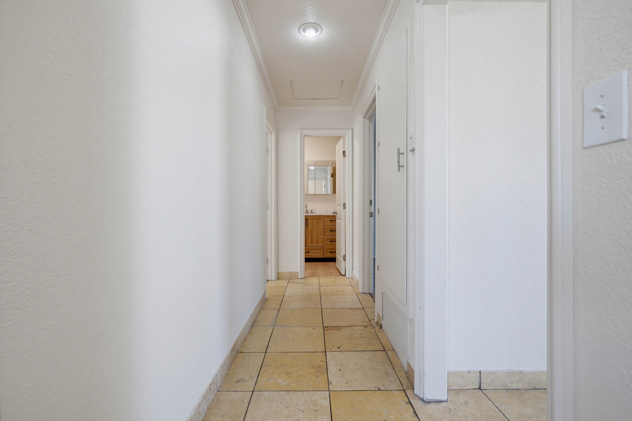 Virtual tour photo 32 of 50 for 1010 Valencia St D