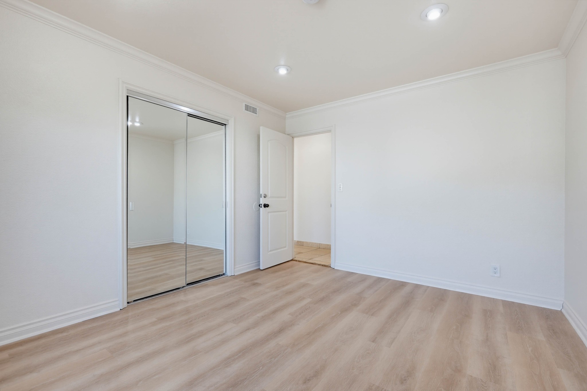 Virtual tour photo 35 of 50 for 1010 Valencia St D