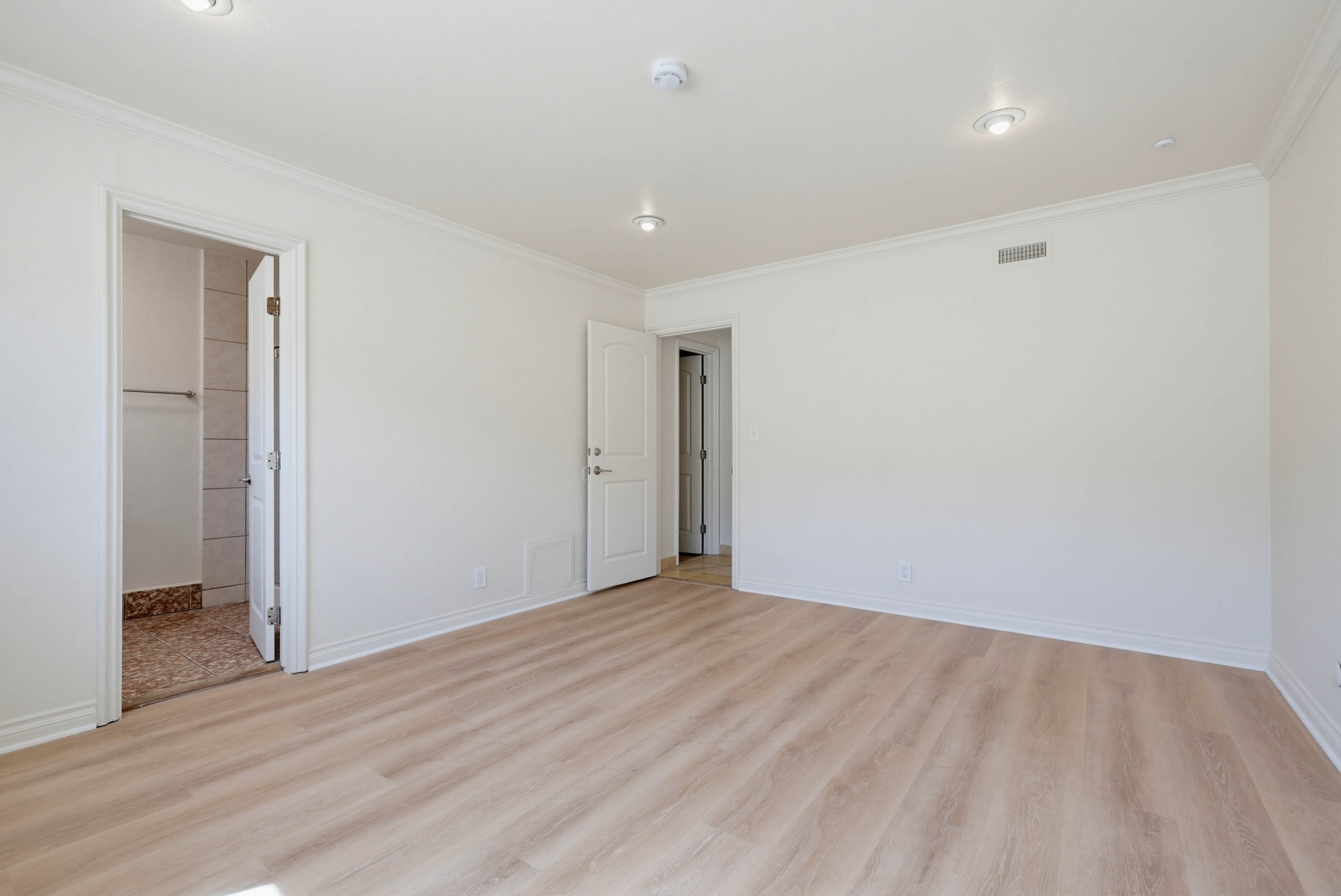 Virtual tour photo 42 of 50 for 1010 Valencia St D