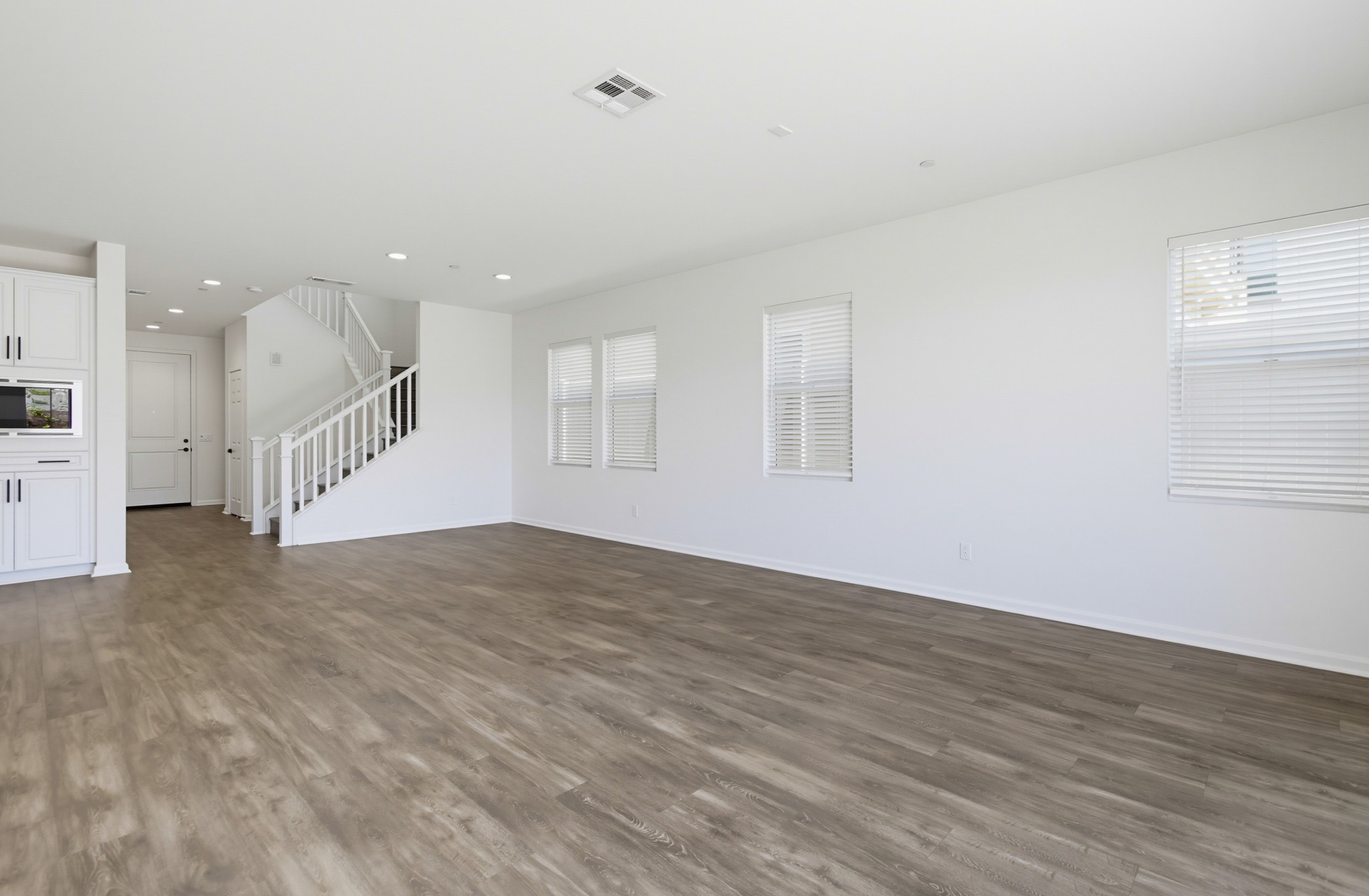 Virtual tour photo 13 of 66 for 1013 Crestline Rd