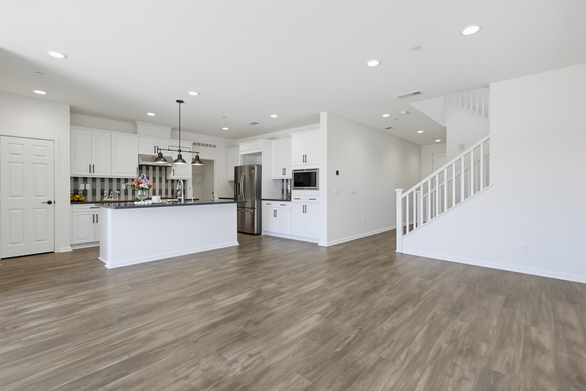 Virtual tour photo 14 of 66 for 1013 Crestline Rd
