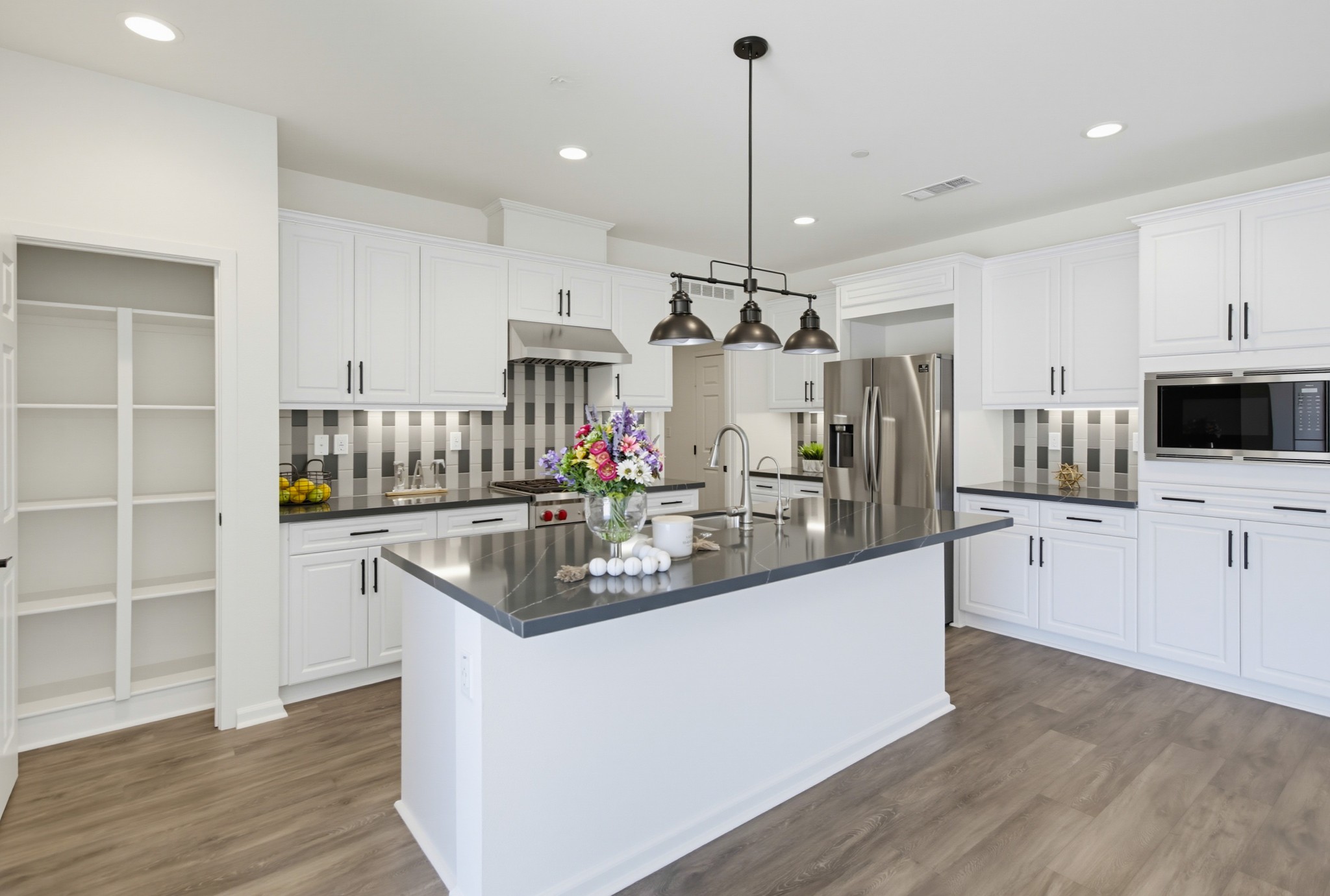 Virtual tour photo 16 of 66 for 1013 Crestline Rd