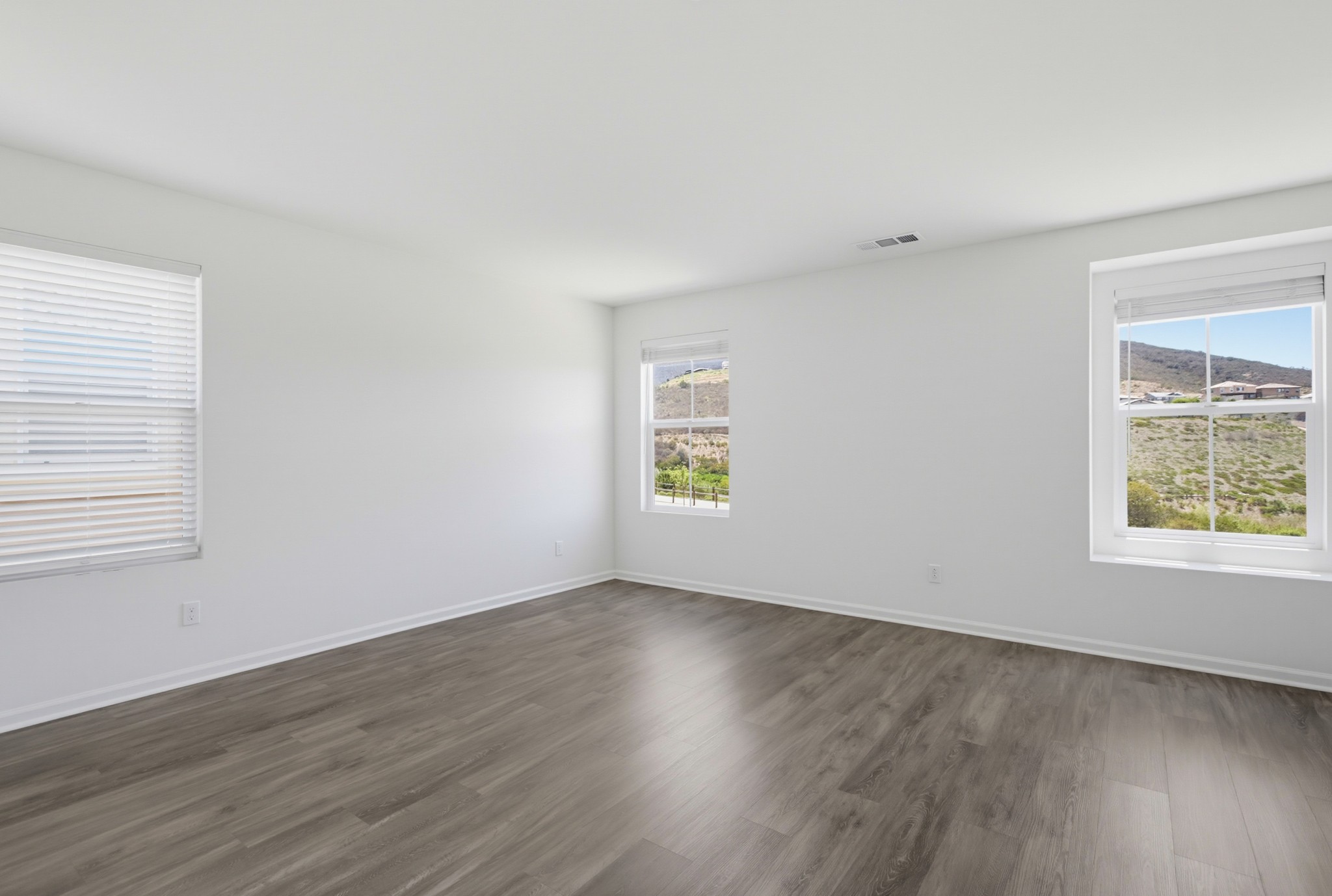 Virtual tour photo 33 of 66 for 1013 Crestline Rd