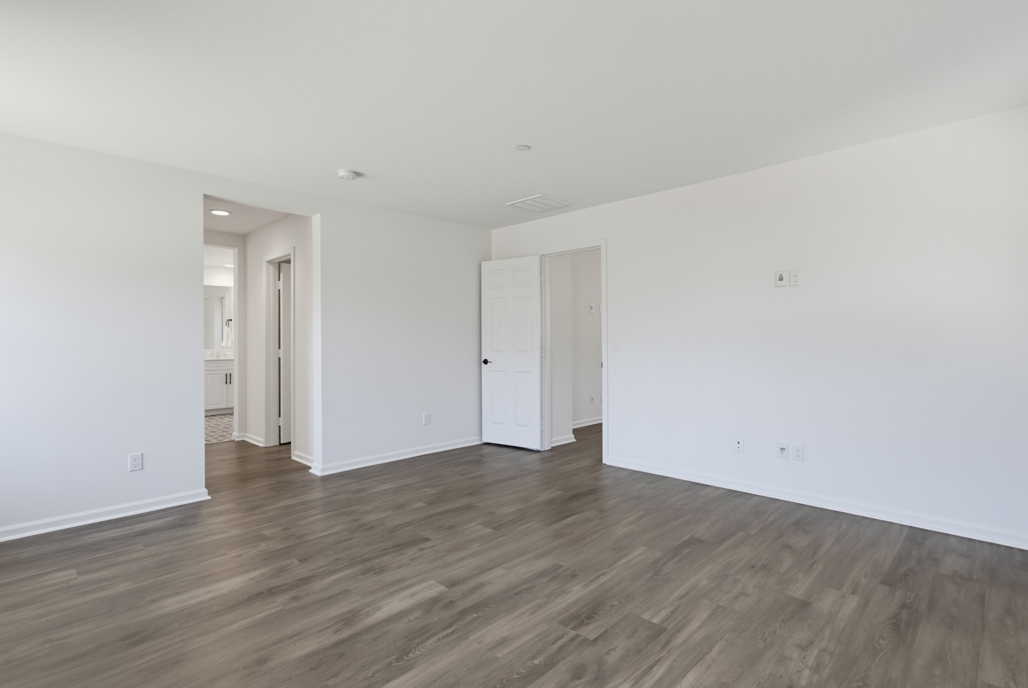 Virtual tour photo 34 of 66 for 1013 Crestline Rd