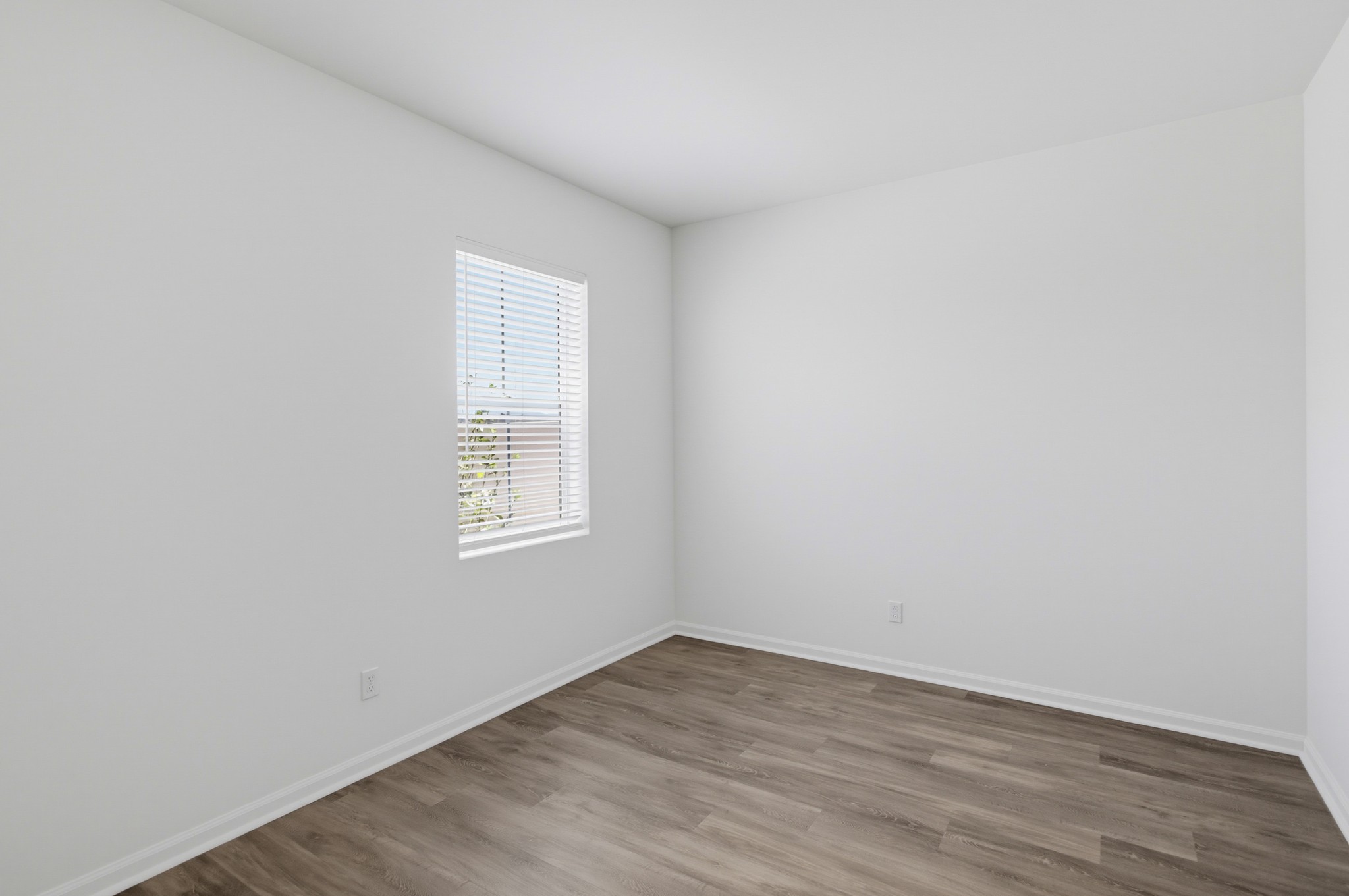 Virtual tour photo 24 of 66 for 1013 Crestline Rd