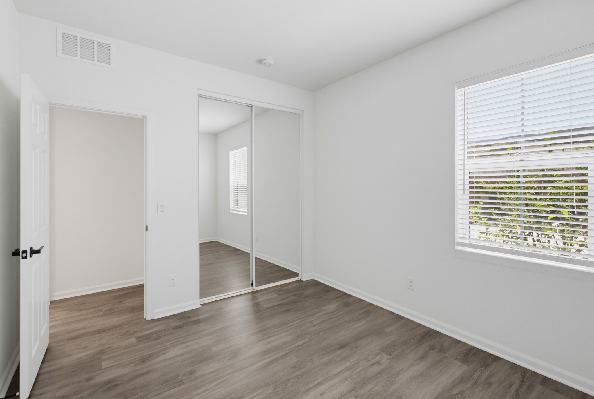 Virtual tour photo 25 of 66 for 1013 Crestline Rd