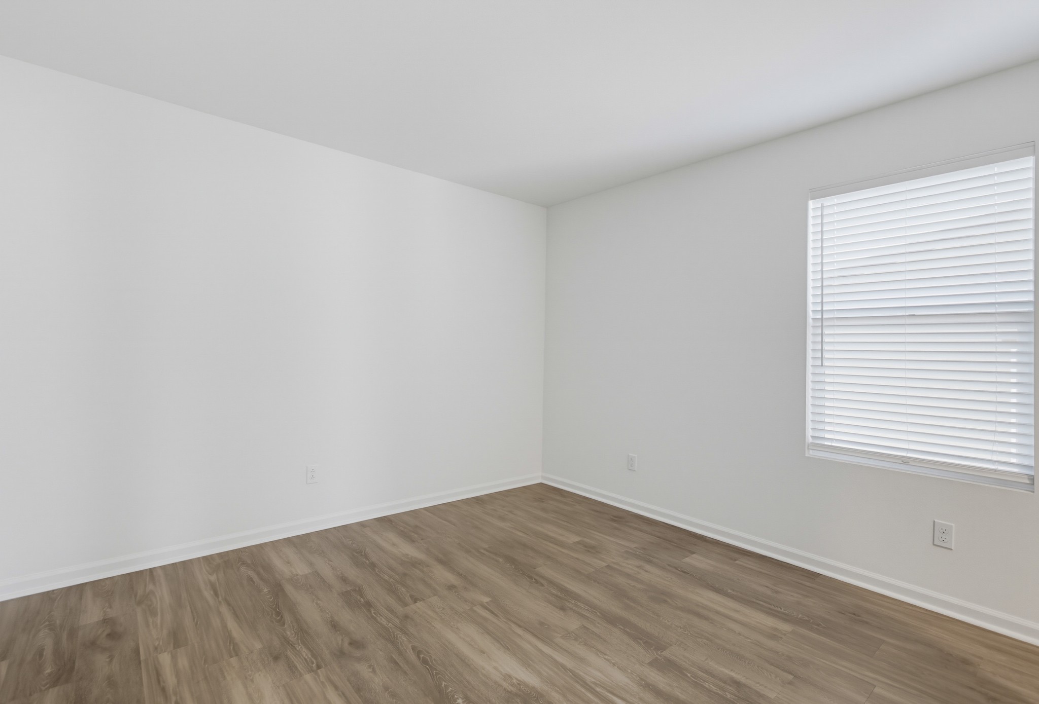 Virtual tour photo 48 of 66 for 1013 Crestline Rd