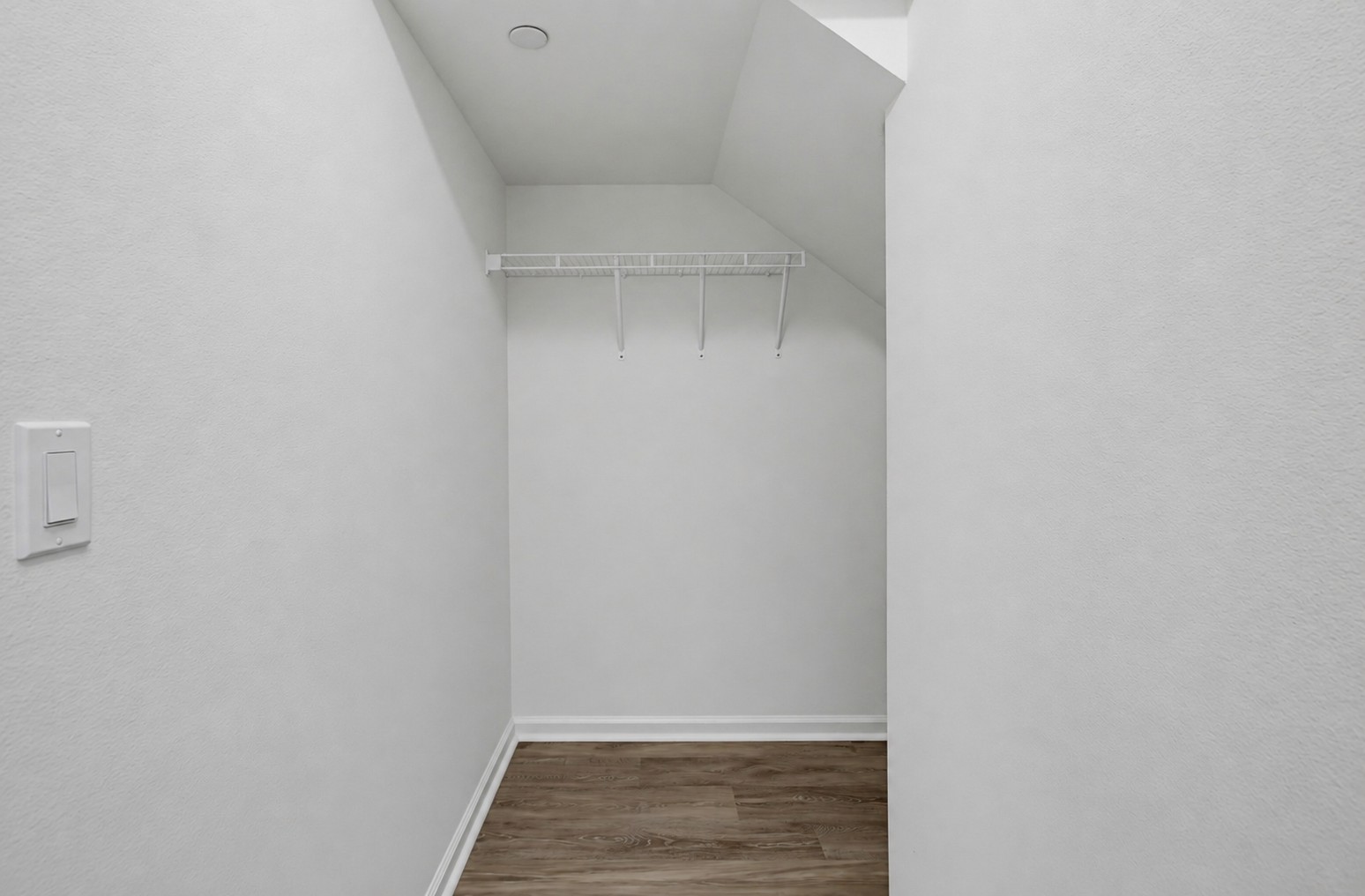 Virtual tour photo 23 of 66 for 1013 Crestline Rd