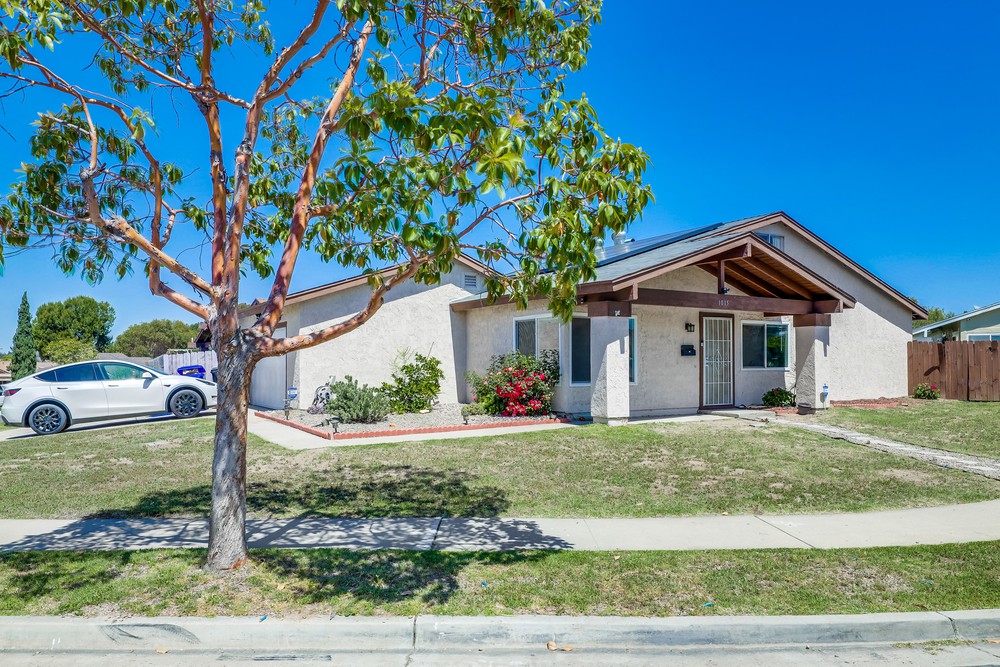 Virtual tour photo 1 of 22 for 1015 Harlan Cir