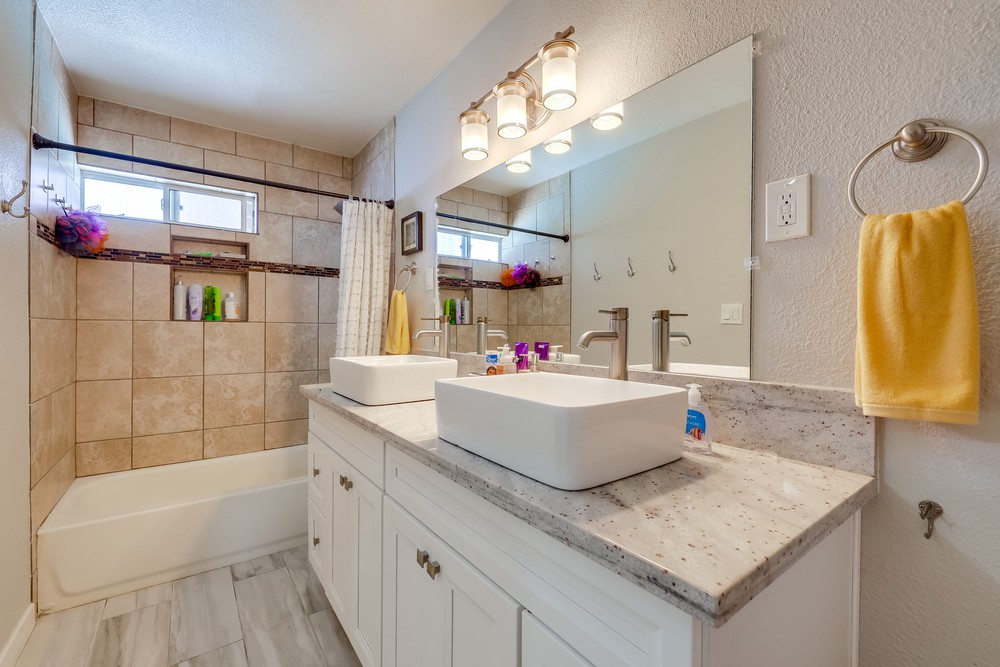 Virtual tour photo 15 of 22 for 1015 Harlan Cir