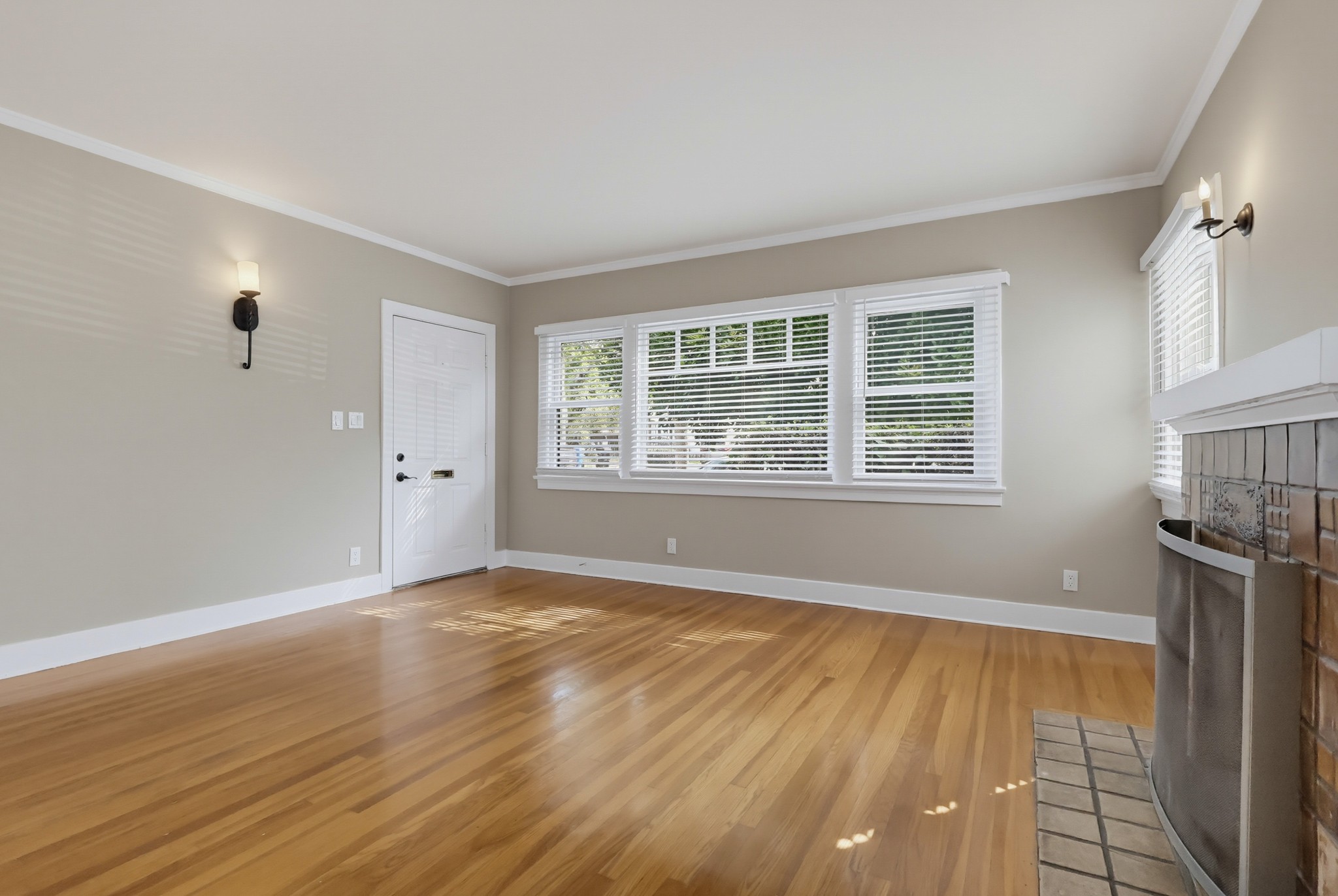 Virtual tour photo 11 of 58 for 1019 Havenhurst Dr