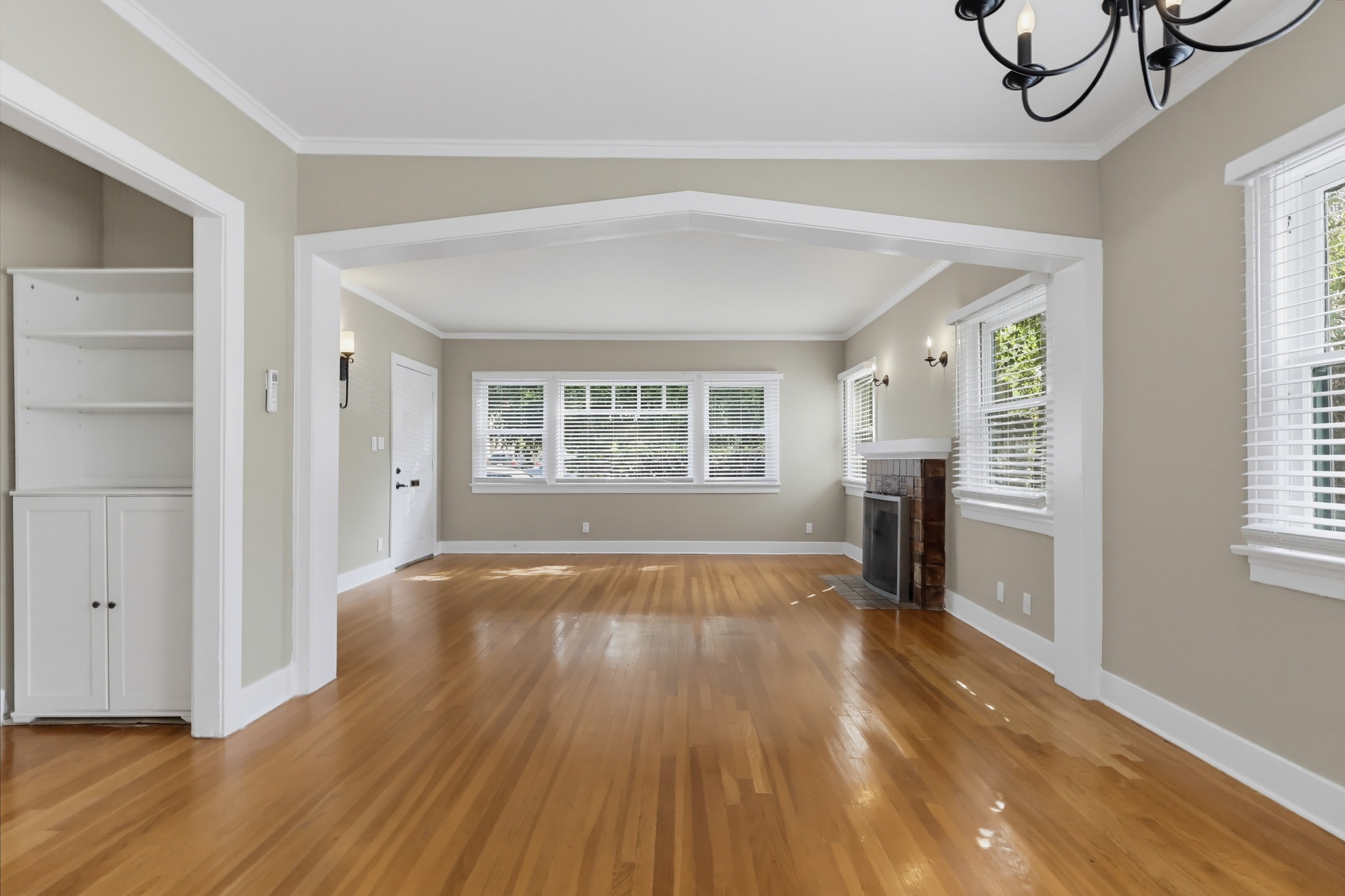 Virtual tour photo 19 of 58 for 1019 Havenhurst Dr