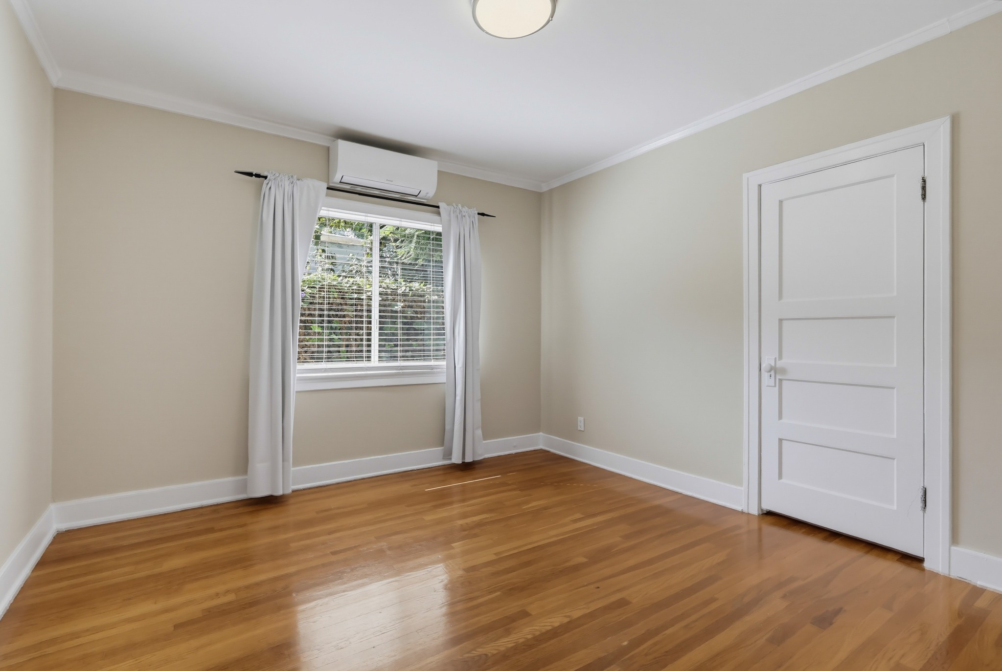 Virtual tour photo 43 of 58 for 1019 Havenhurst Dr