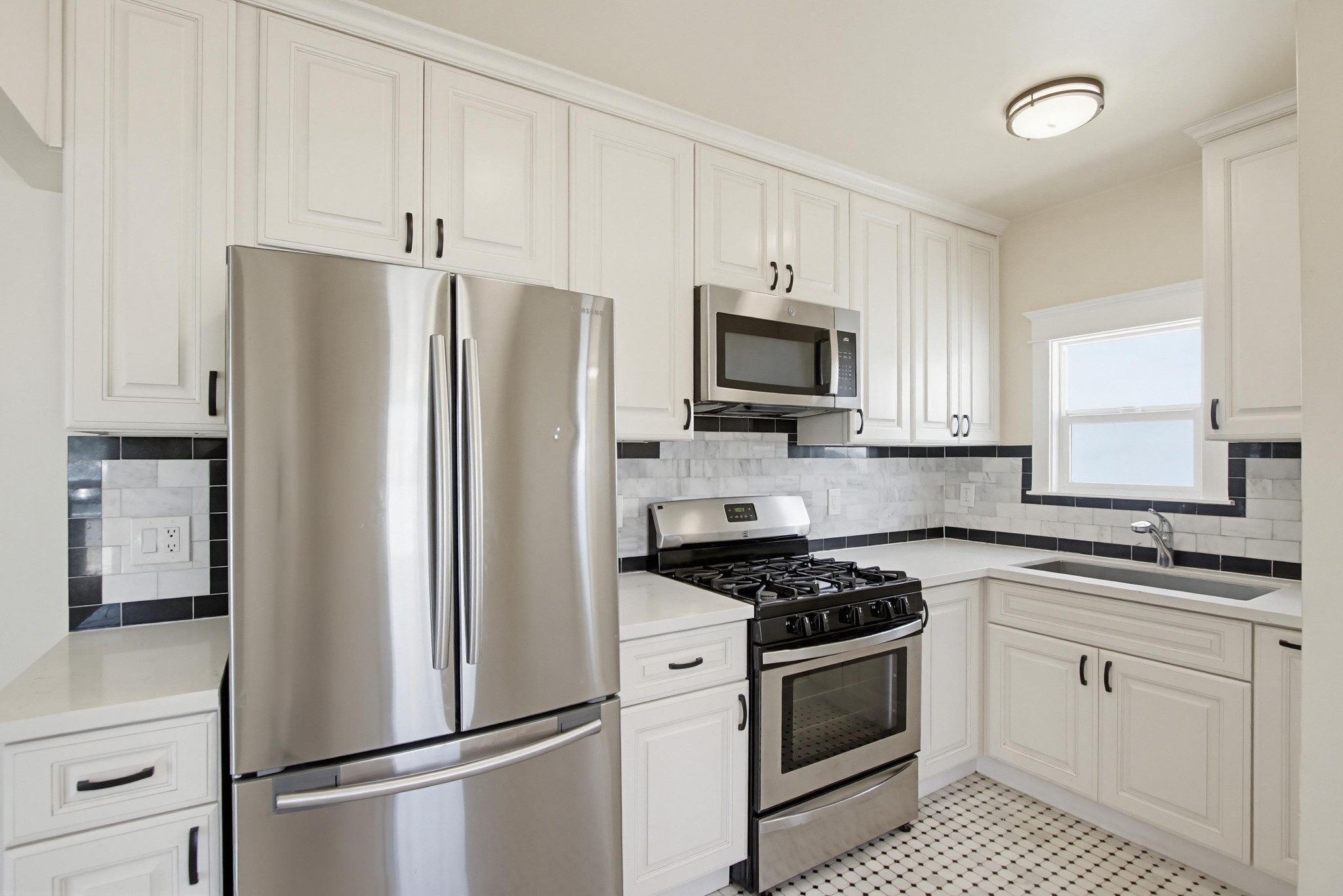 Virtual tour photo 12 of 35 for 102 5th Ave