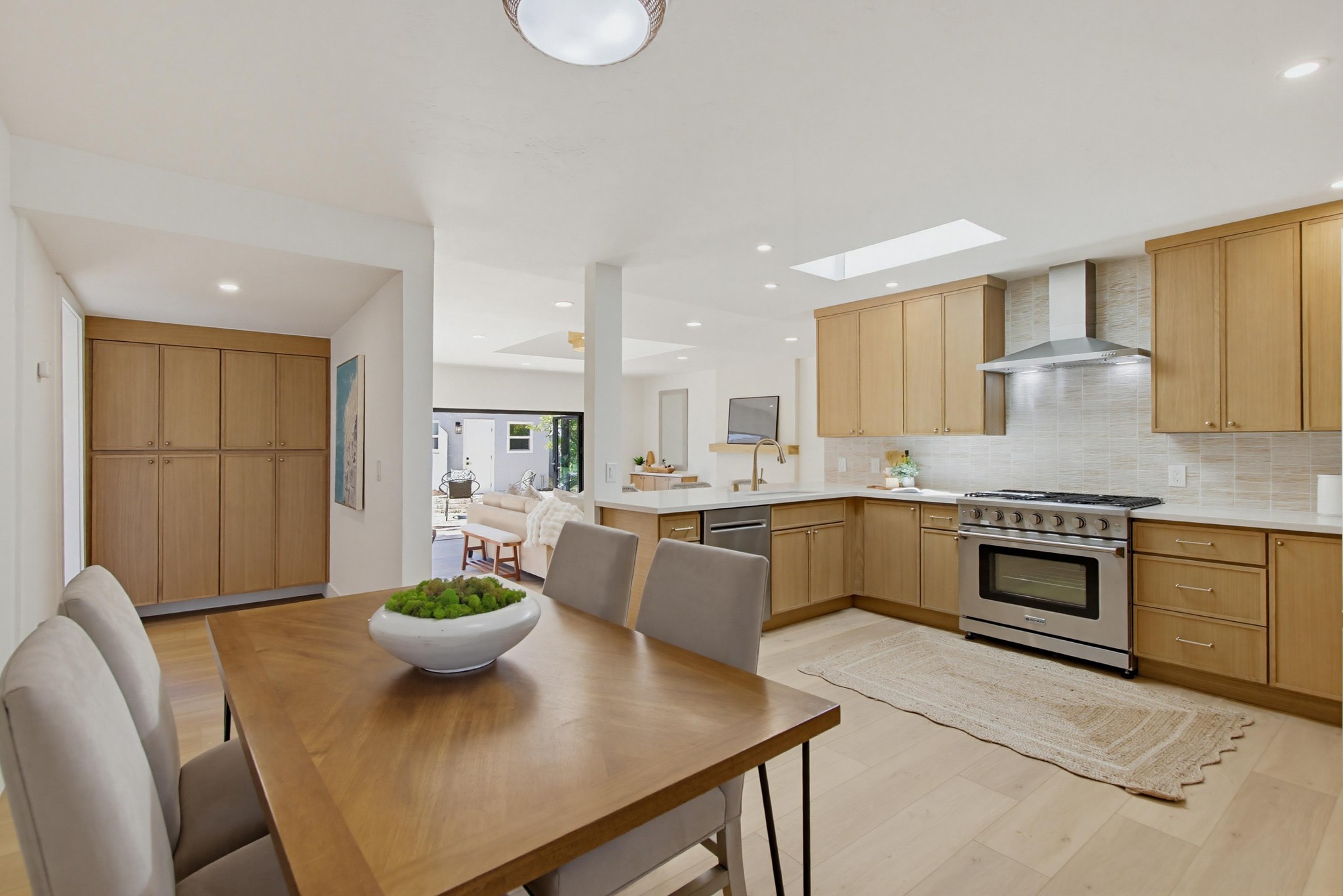 Virtual tour photo 10 of 95 for 1020 Archer St
