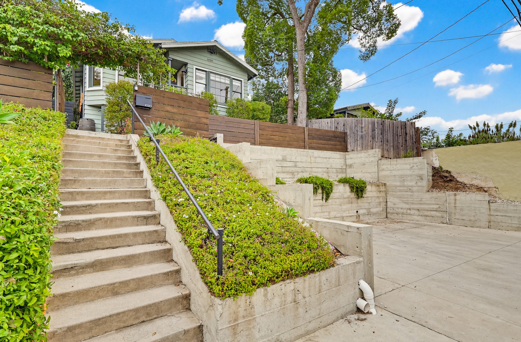 Virtual tour photo 1 of 96 for 1020 N Ave 51